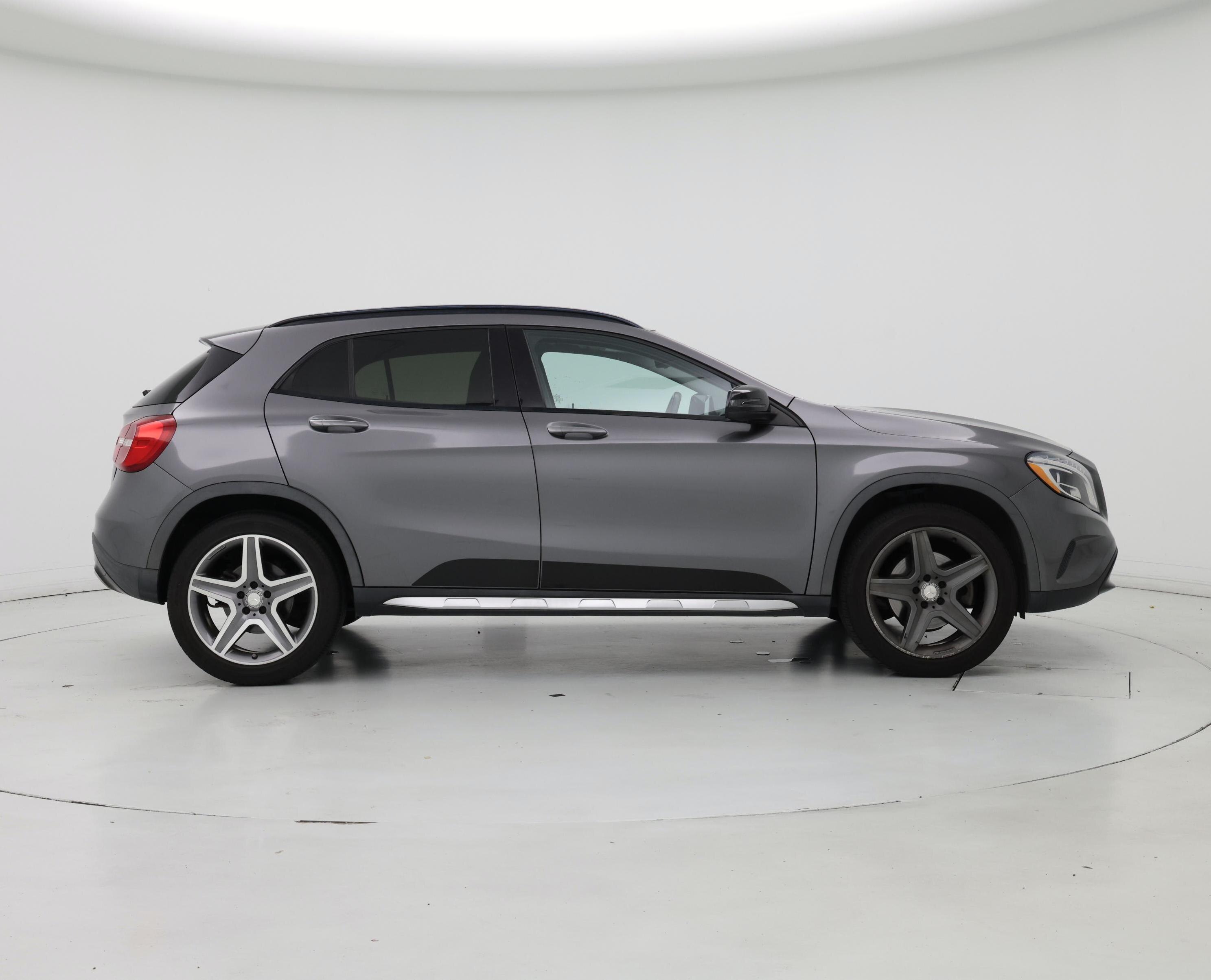 Thumbnail: 2017 Mercedes-Benz GLA - 7