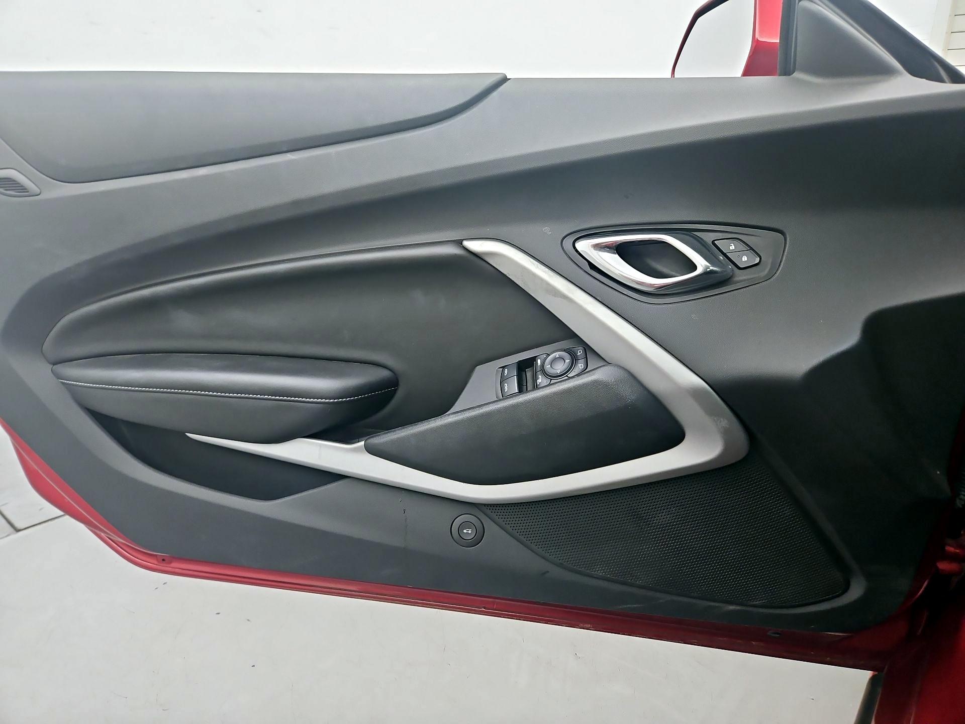 Thumbnail: 2016 Chevrolet Camaro - 12