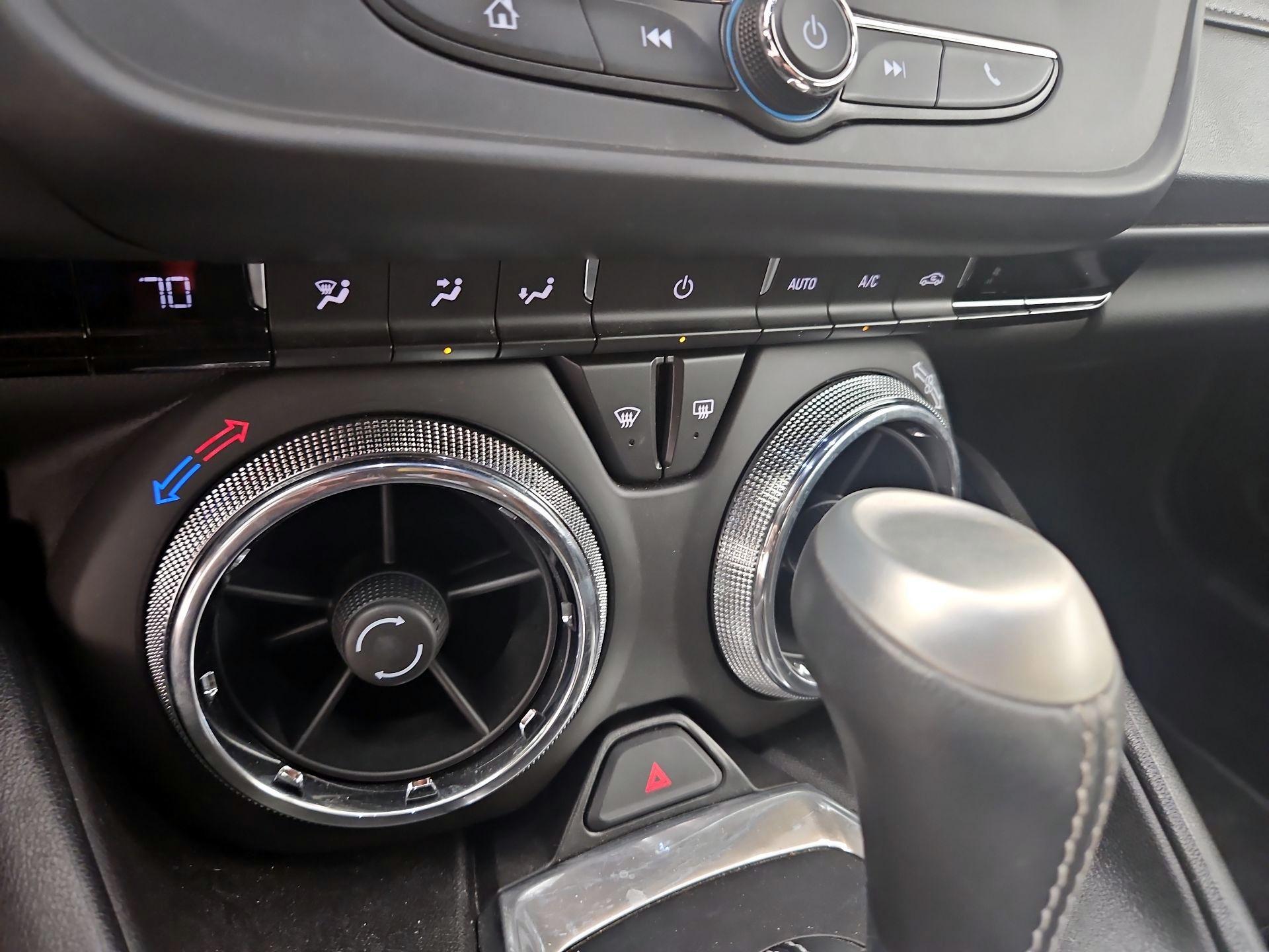 Thumbnail: 2016 Chevrolet Camaro - 16