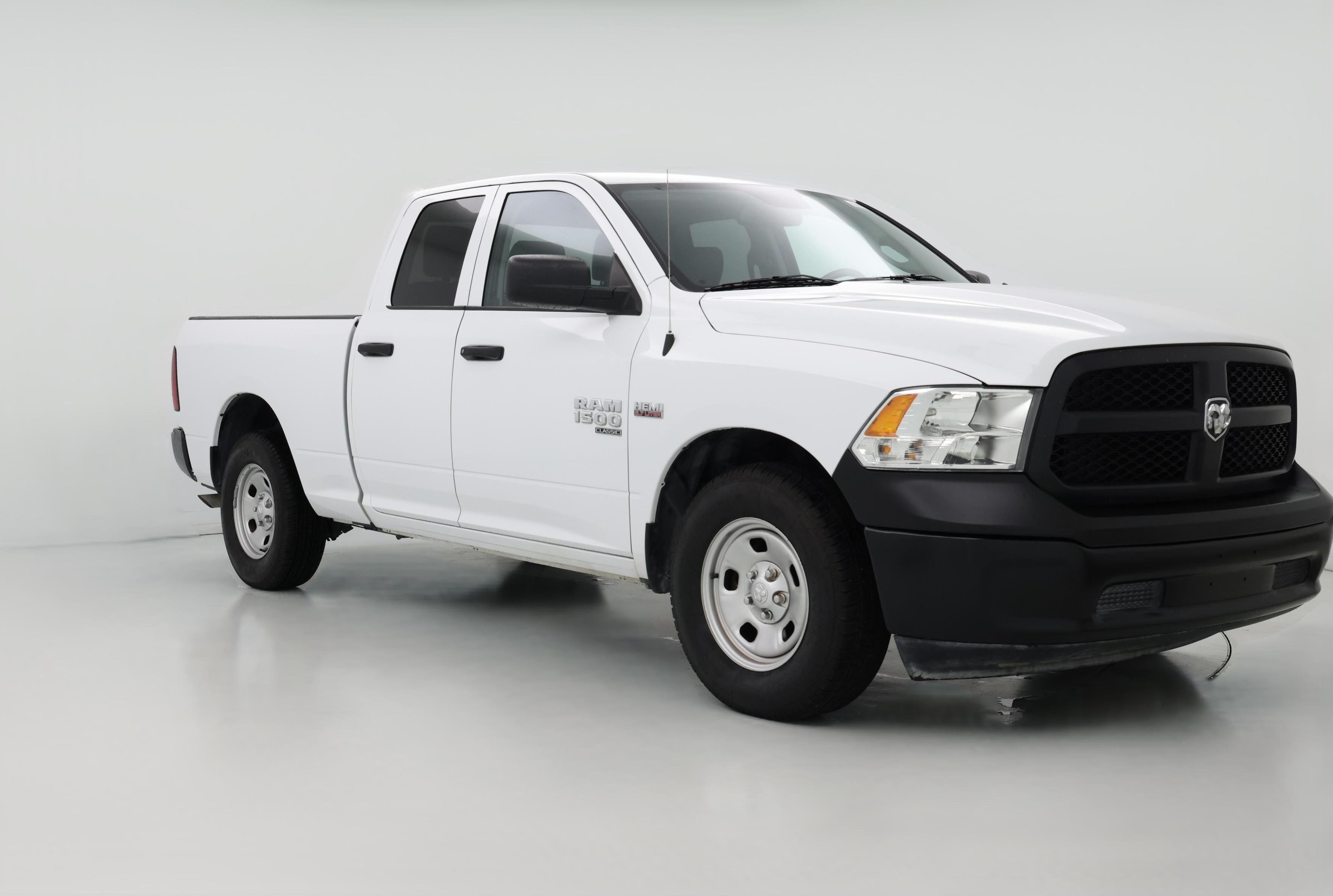Thumbnail: 2019 RAM 1500 Classic - 1