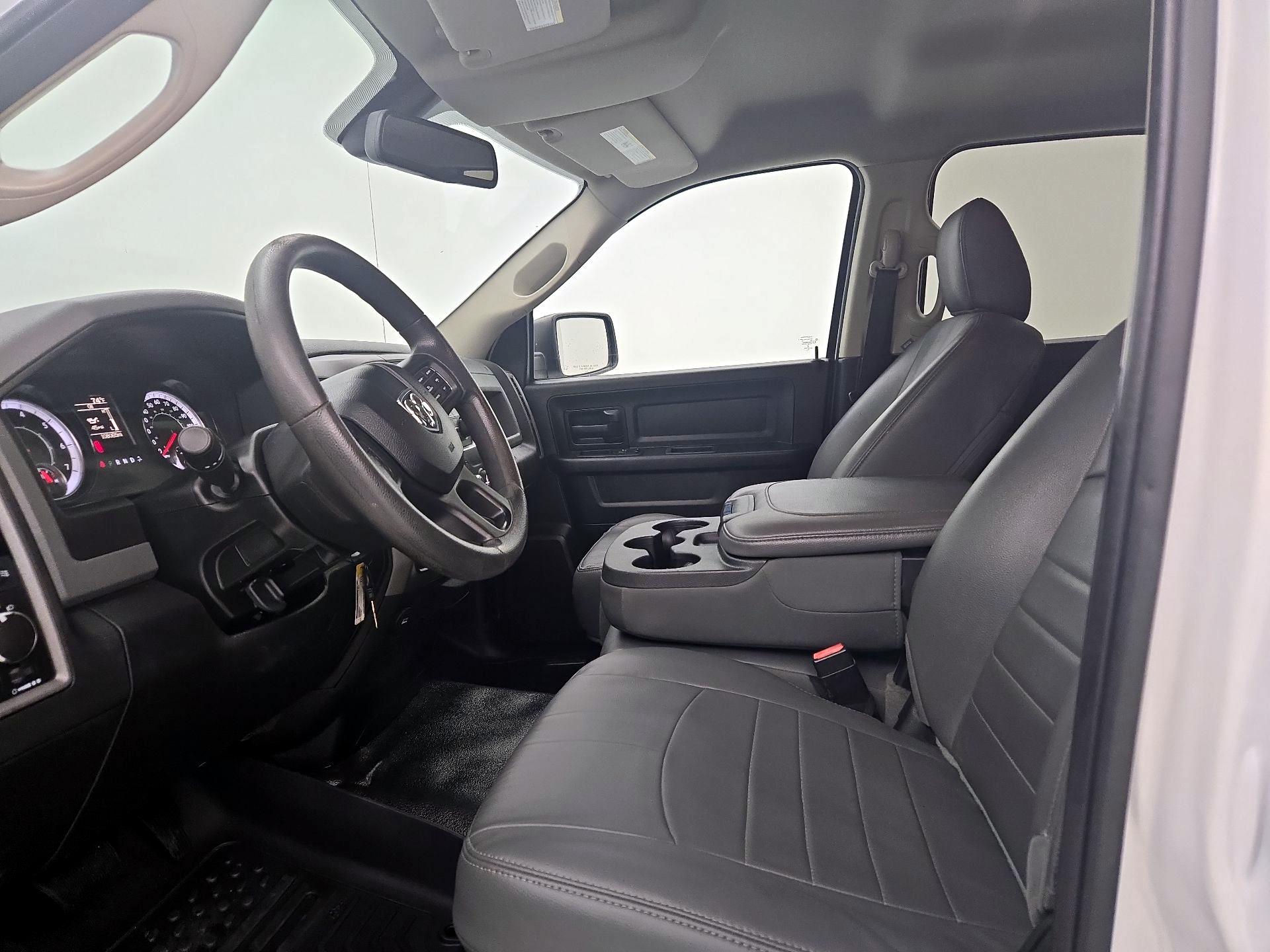 Thumbnail: 2019 RAM 1500 Classic - 11