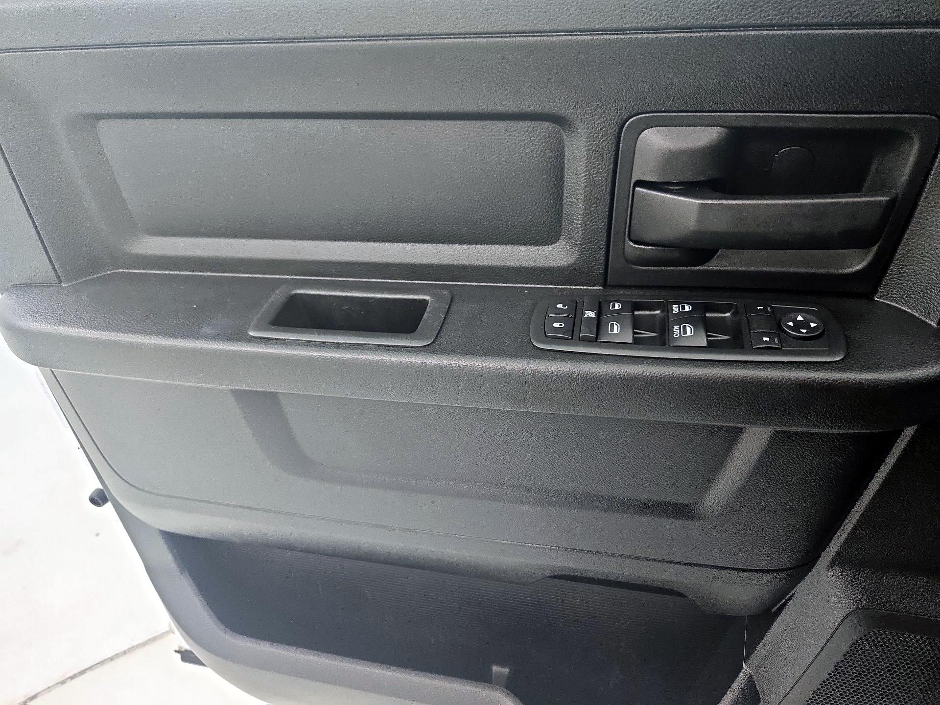 Thumbnail: 2019 RAM 1500 Classic - 12