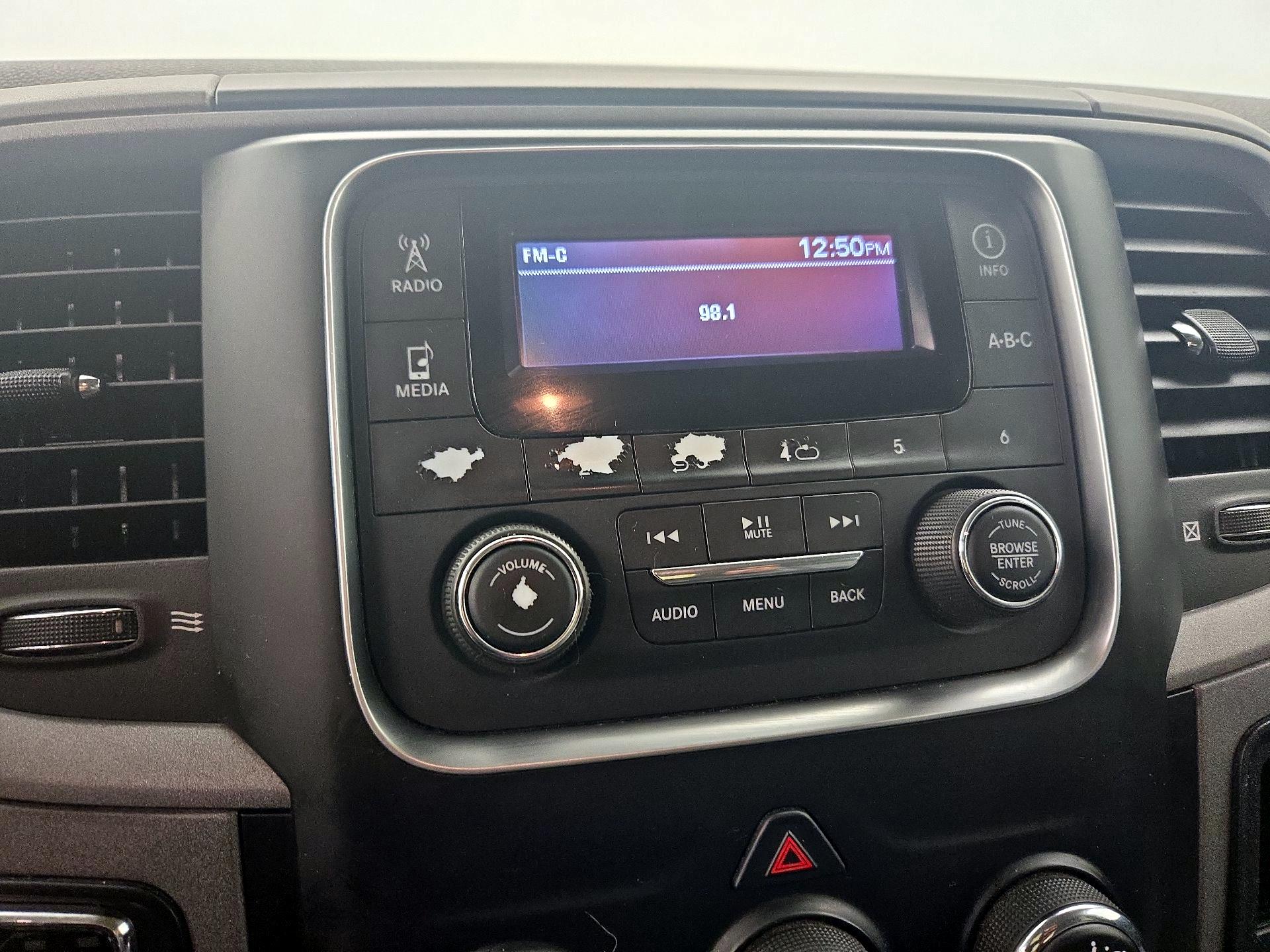 Thumbnail: 2019 RAM 1500 Classic - 15