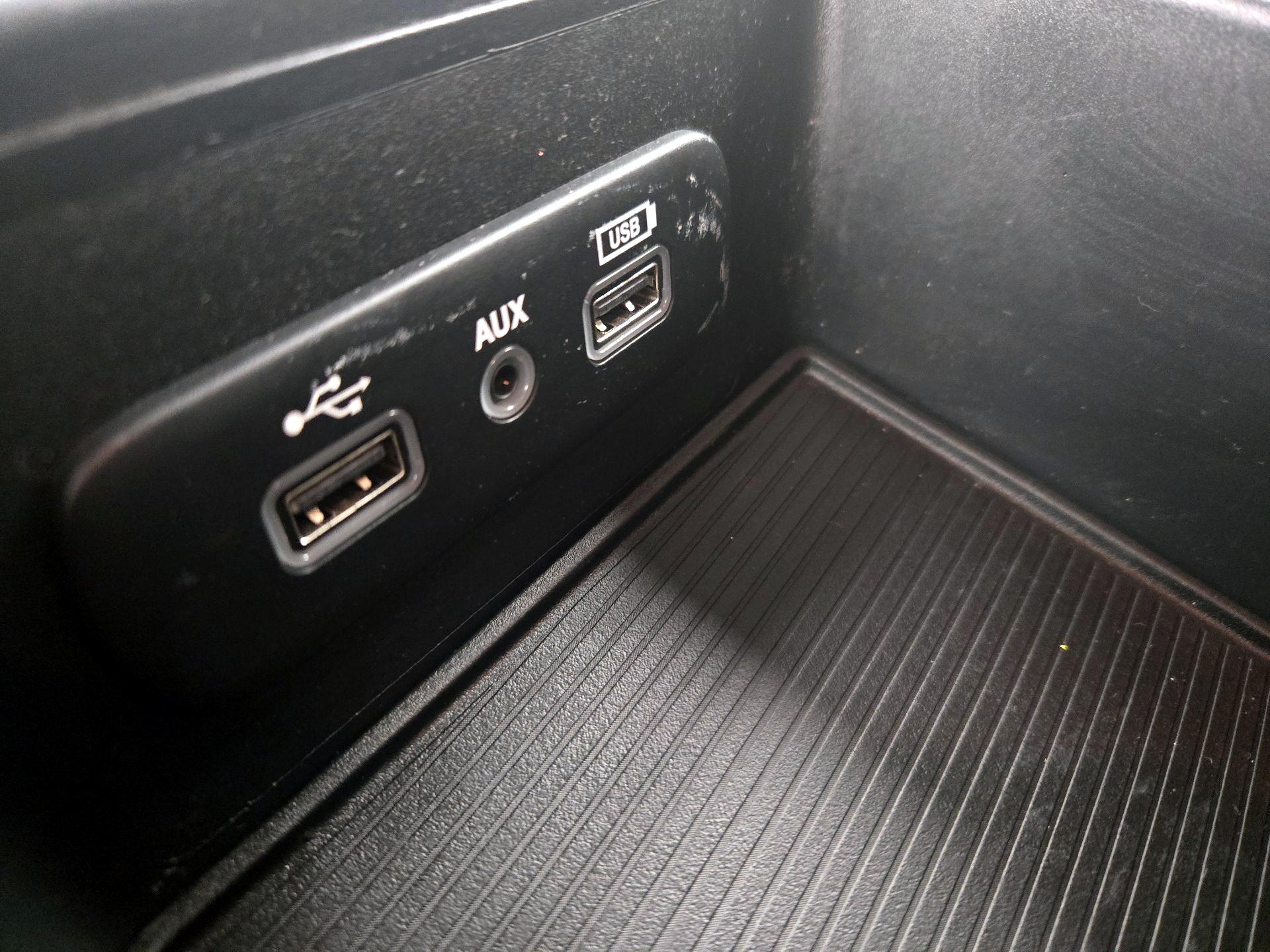 Thumbnail: 2019 RAM 1500 Classic - 18