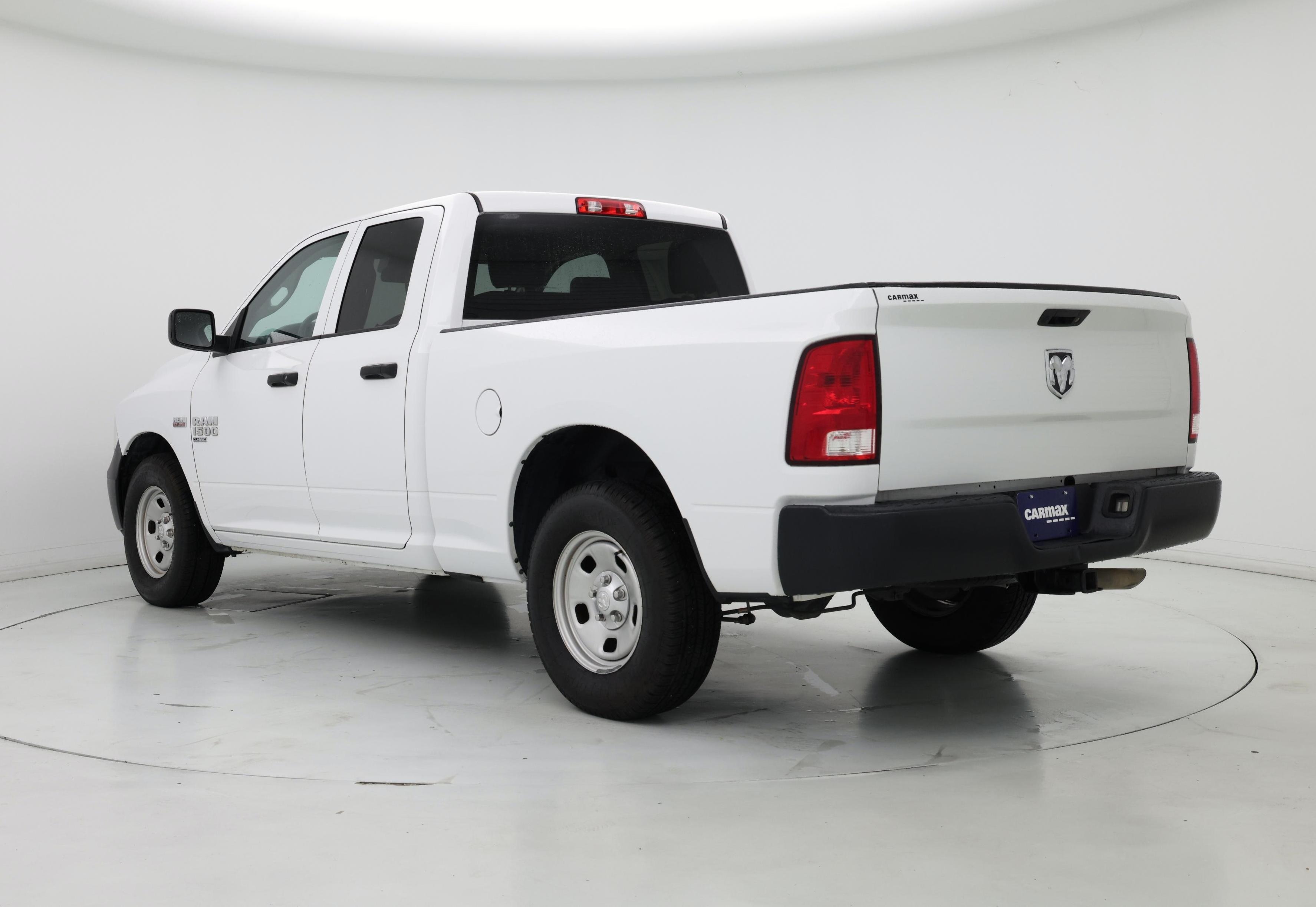 Thumbnail: 2019 RAM 1500 Classic - 2