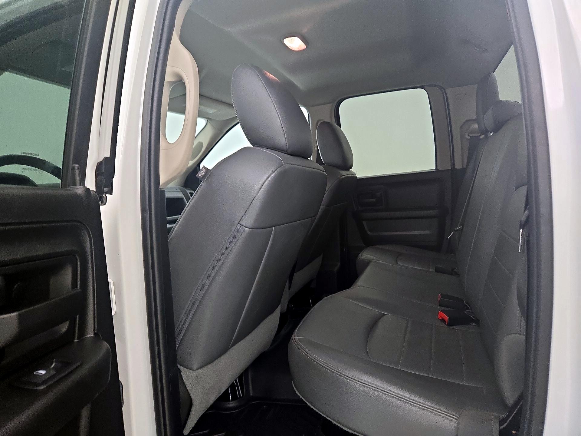 Thumbnail: 2019 RAM 1500 Classic - 19
