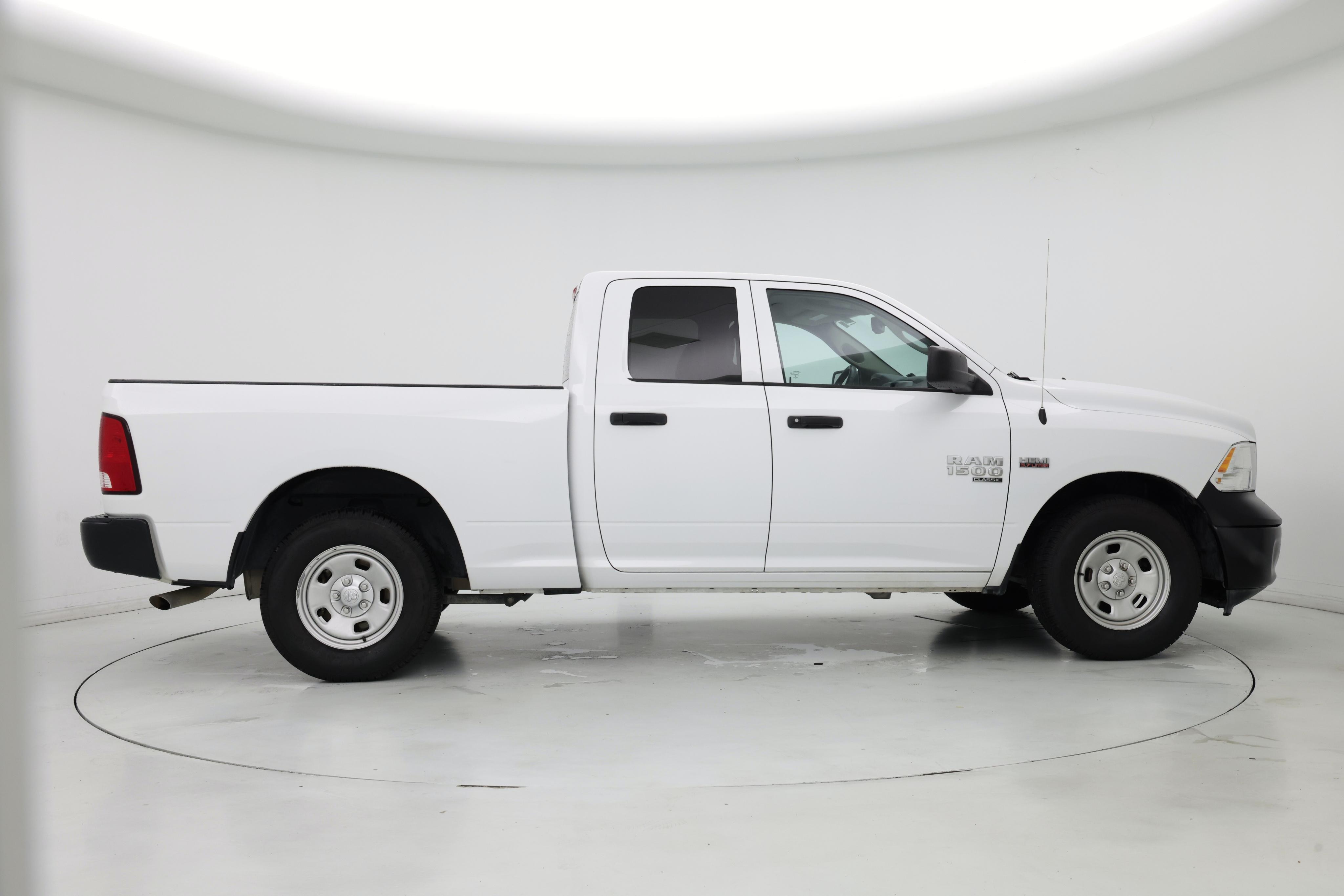 Thumbnail: 2019 RAM 1500 Classic - 7