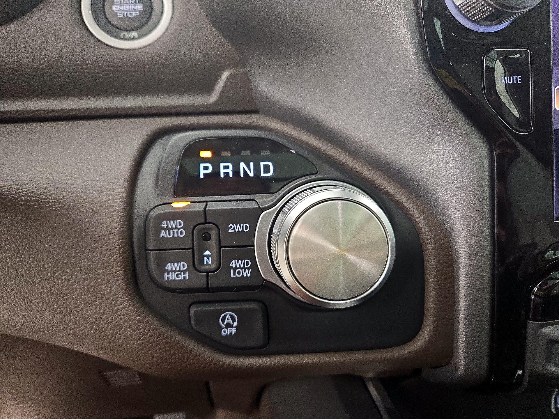Thumbnail: 2025 RAM 1500 - 18