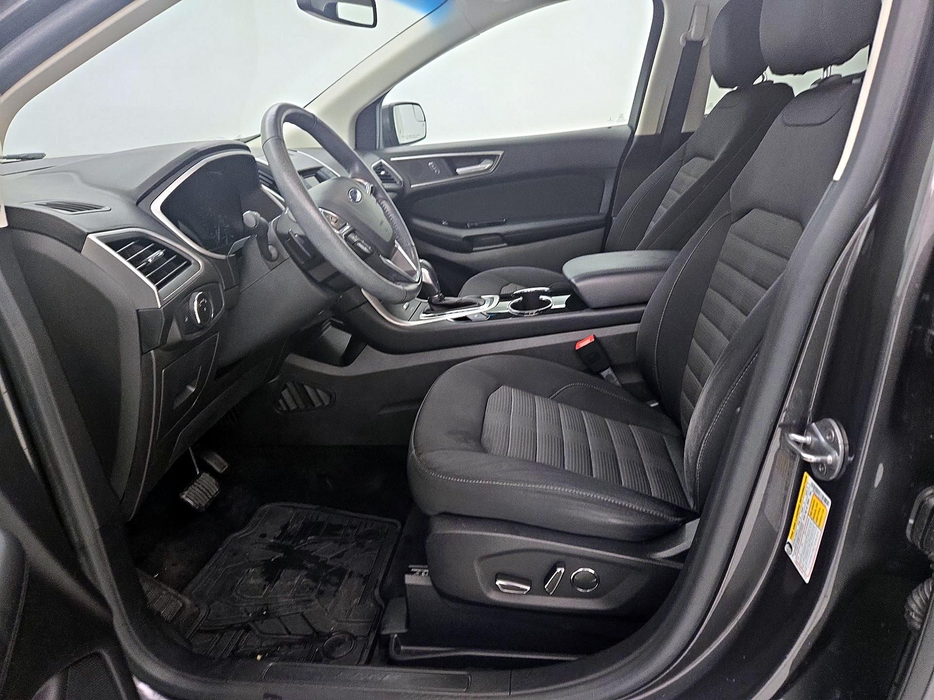 Thumbnail: 2015 Ford Edge - 11