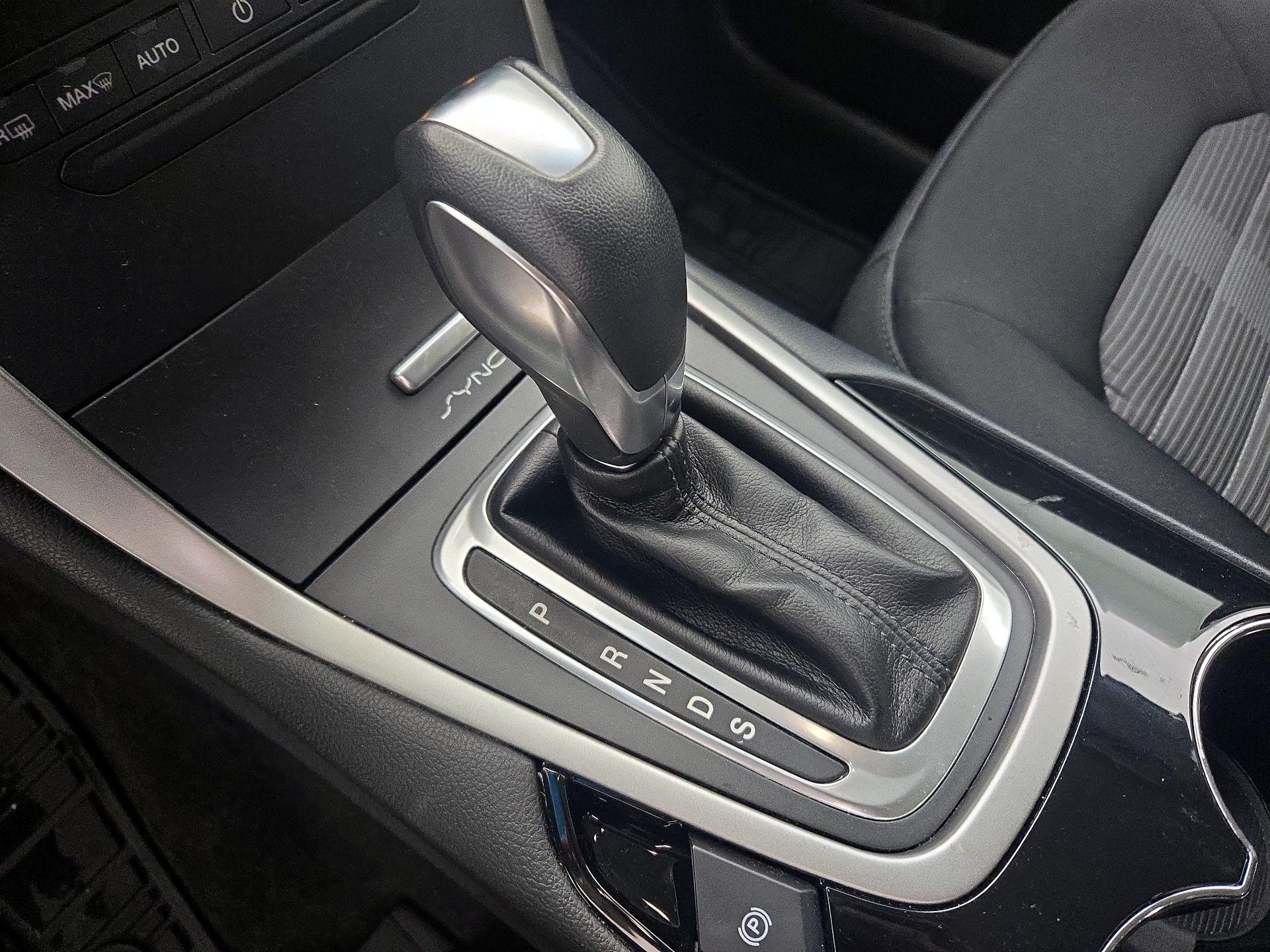 Thumbnail: 2015 Ford Edge - 17