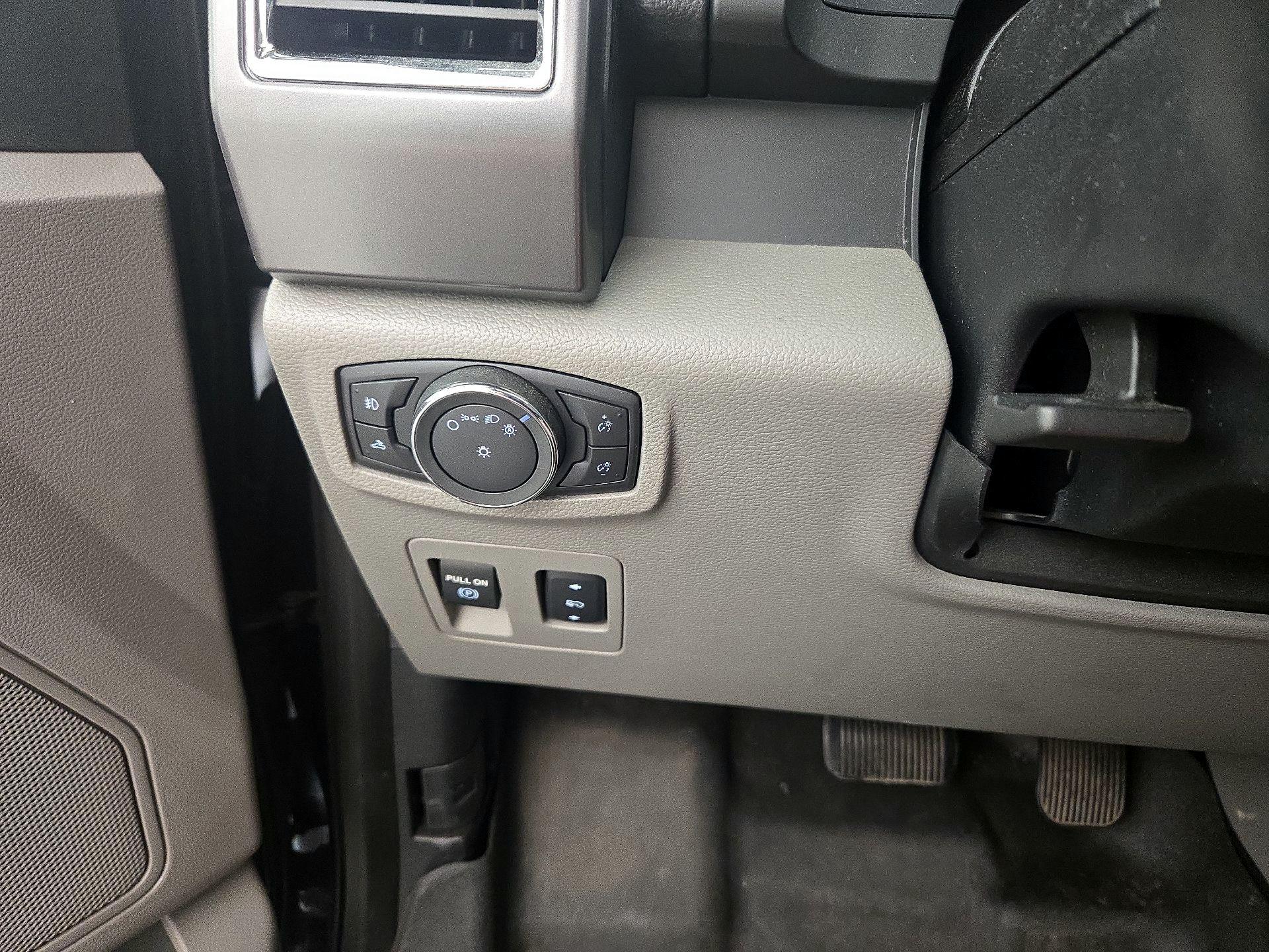 Thumbnail: 2015 Ford F-150 - 13