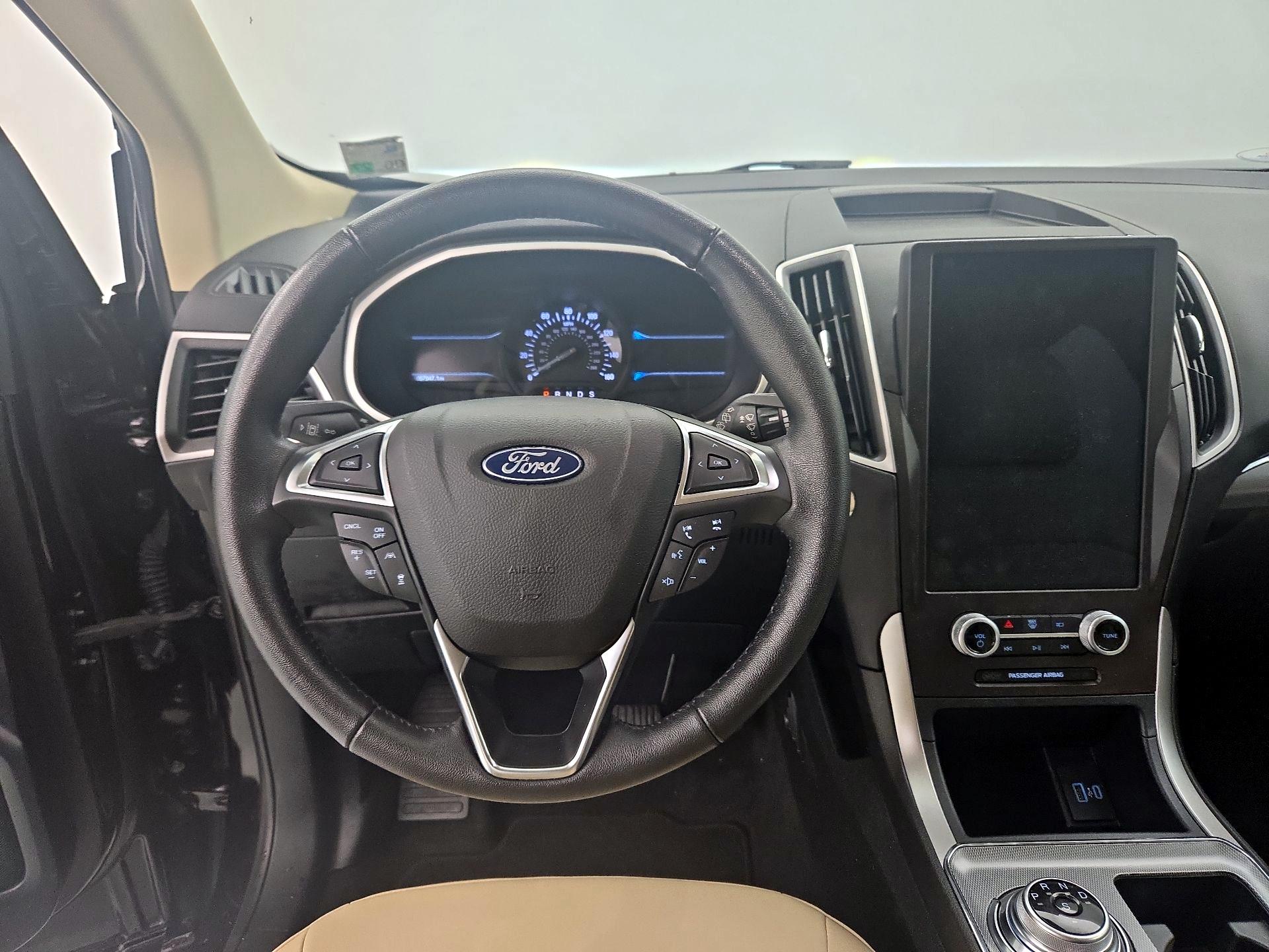 Thumbnail: 2021 Ford Edge - 10