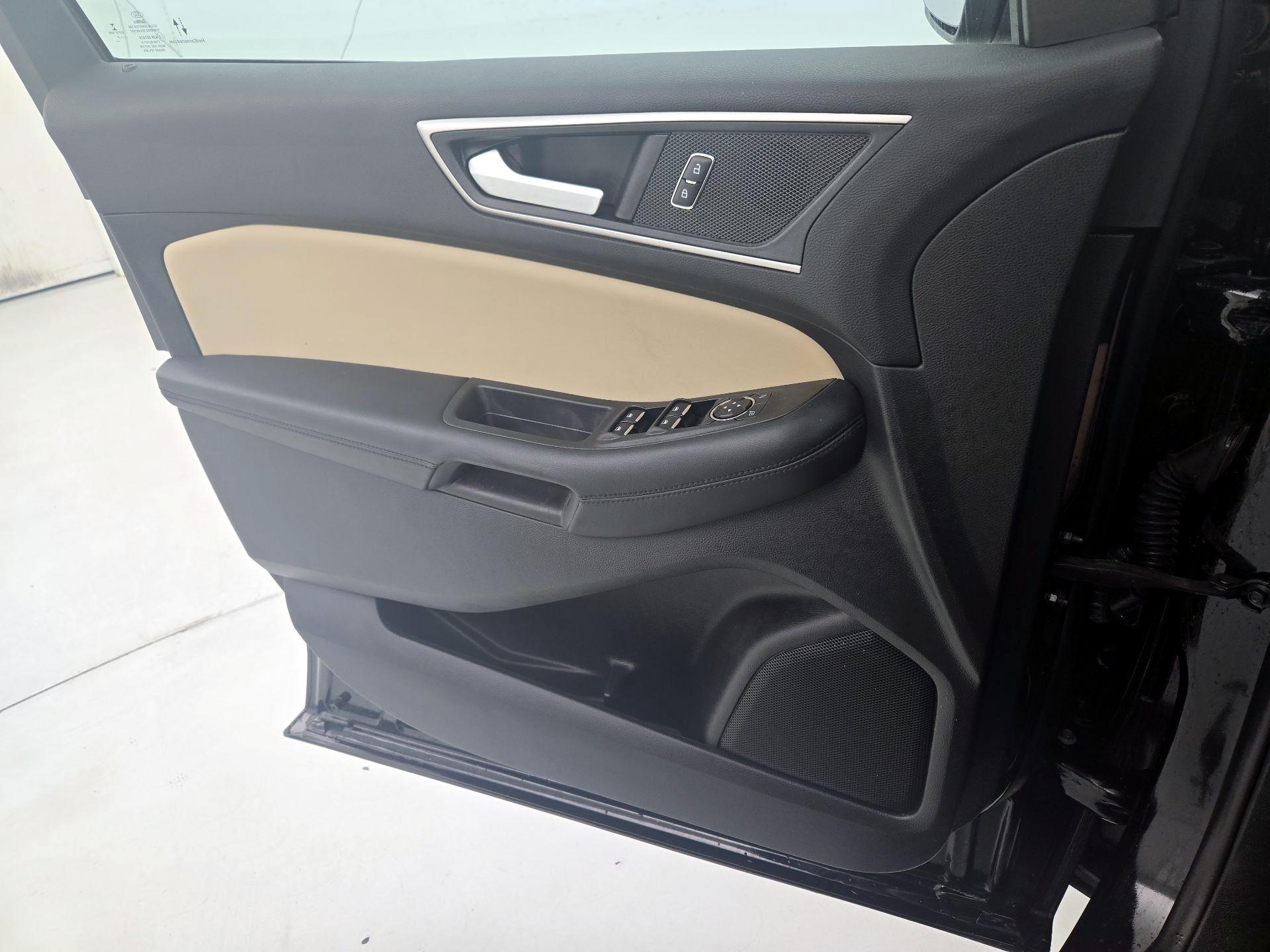 Thumbnail: 2021 Ford Edge - 12
