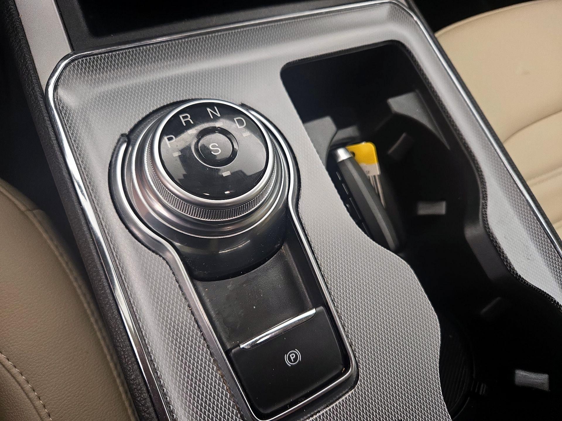 Thumbnail: 2021 Ford Edge - 18