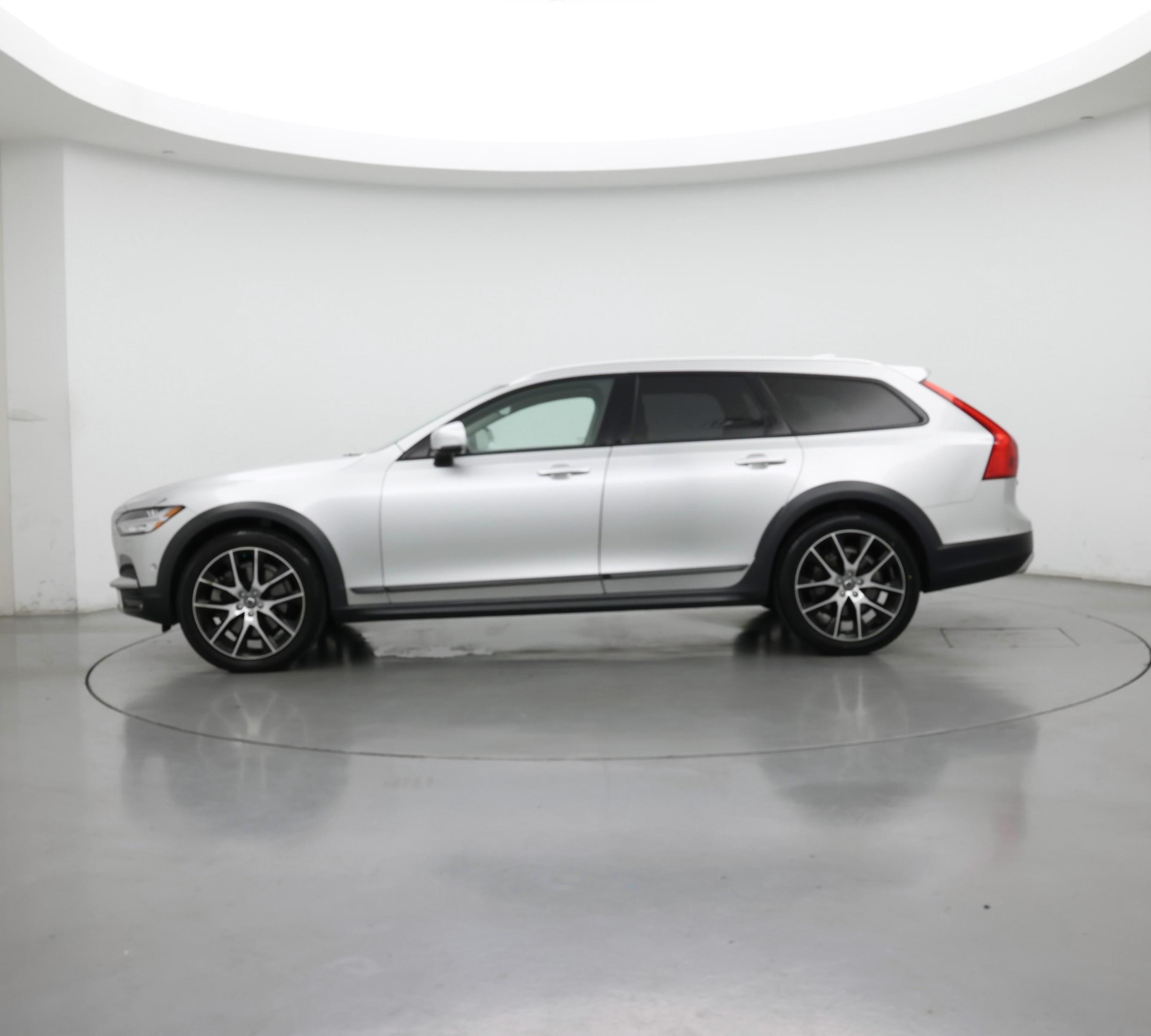 Thumbnail: 2018 Volvo V90 - 3