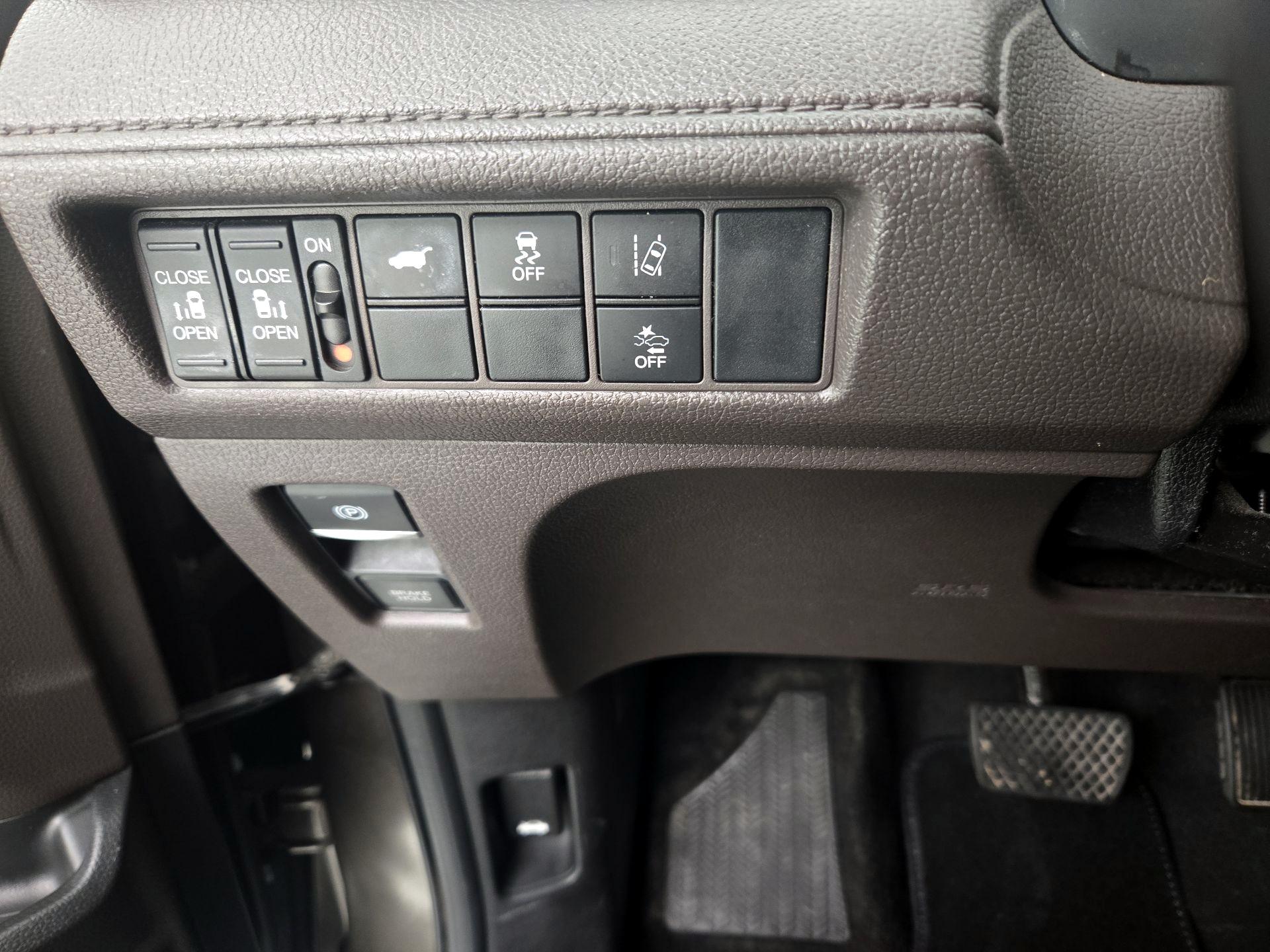 Thumbnail: 2018 Honda Odyssey - 13
