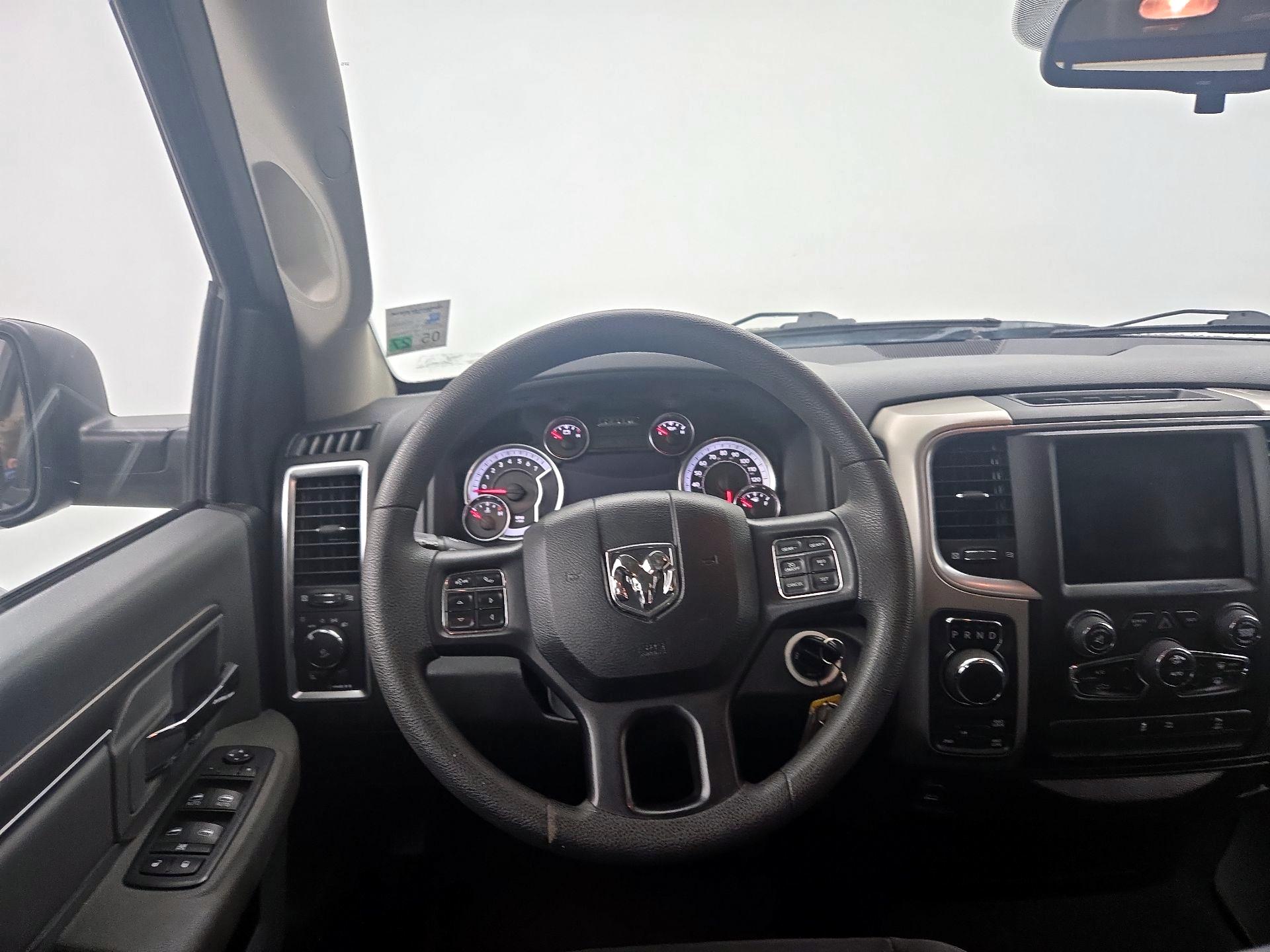 Thumbnail: 2019 RAM 1500 Classic - 10
