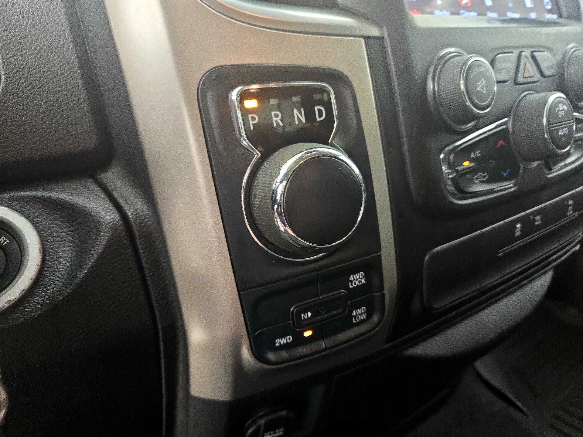 Thumbnail: 2019 RAM 1500 Classic - 17