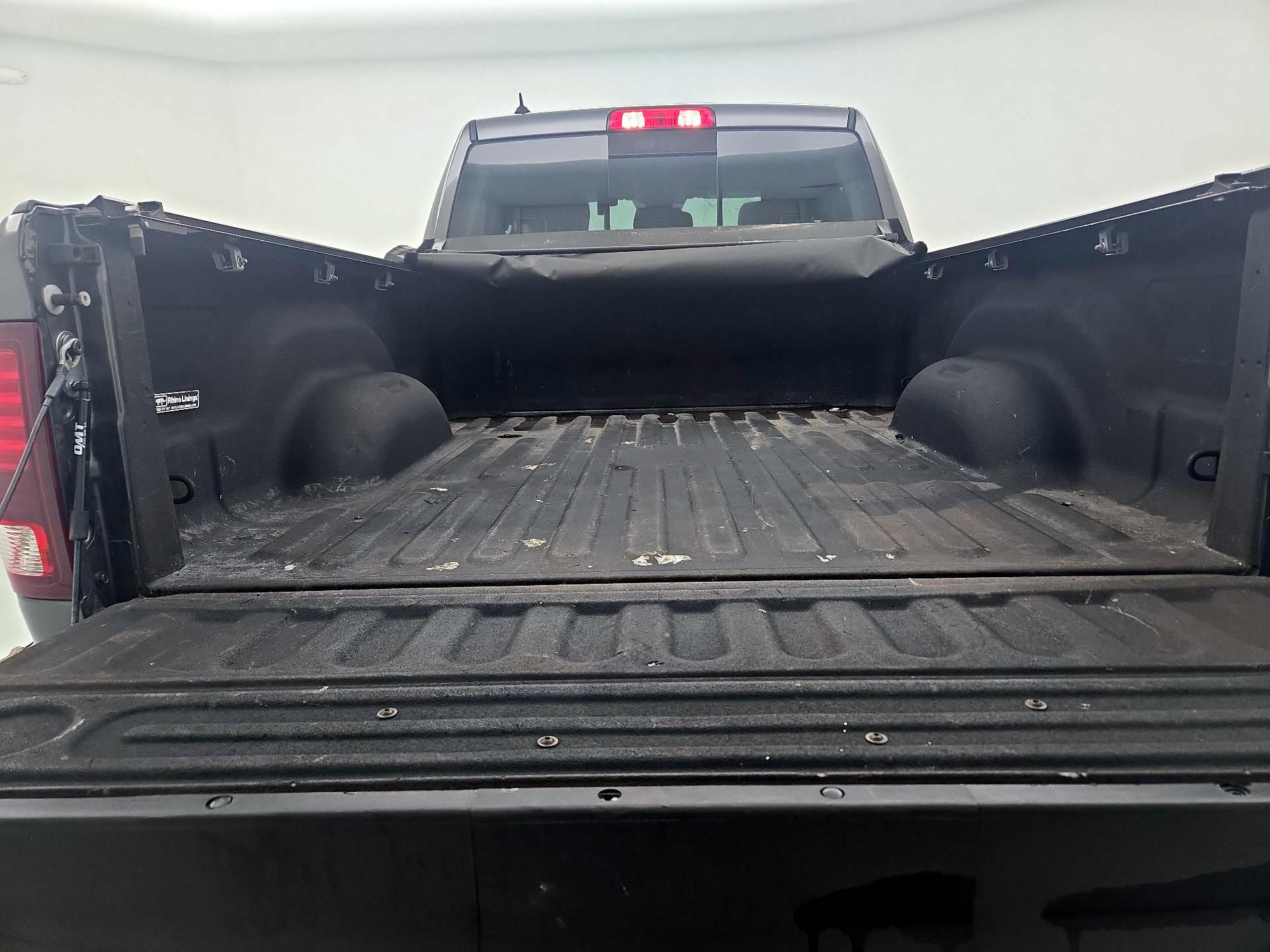 Thumbnail: 2019 RAM 1500 Classic - 19