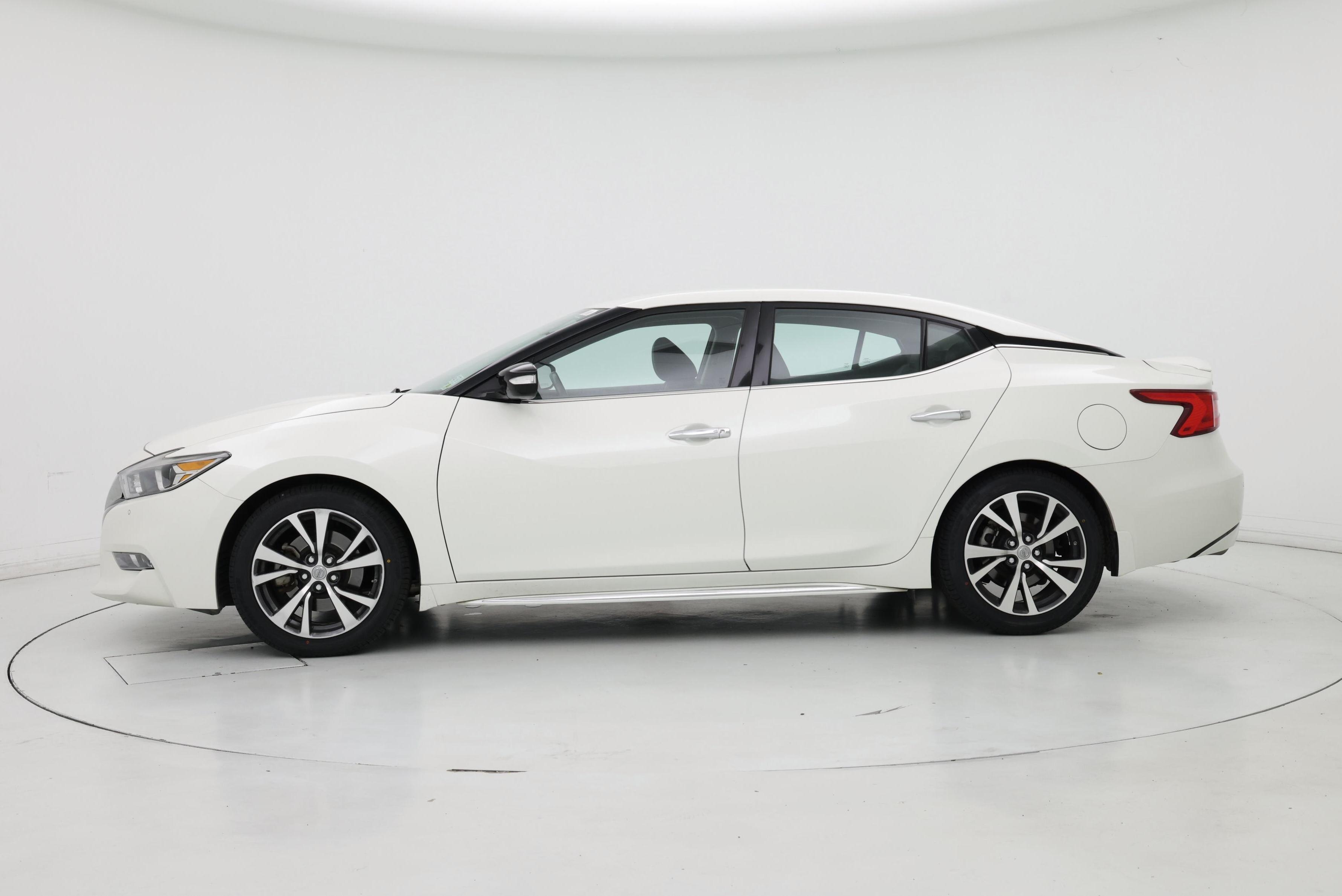 Thumbnail: 2017 Nissan Maxima - 3