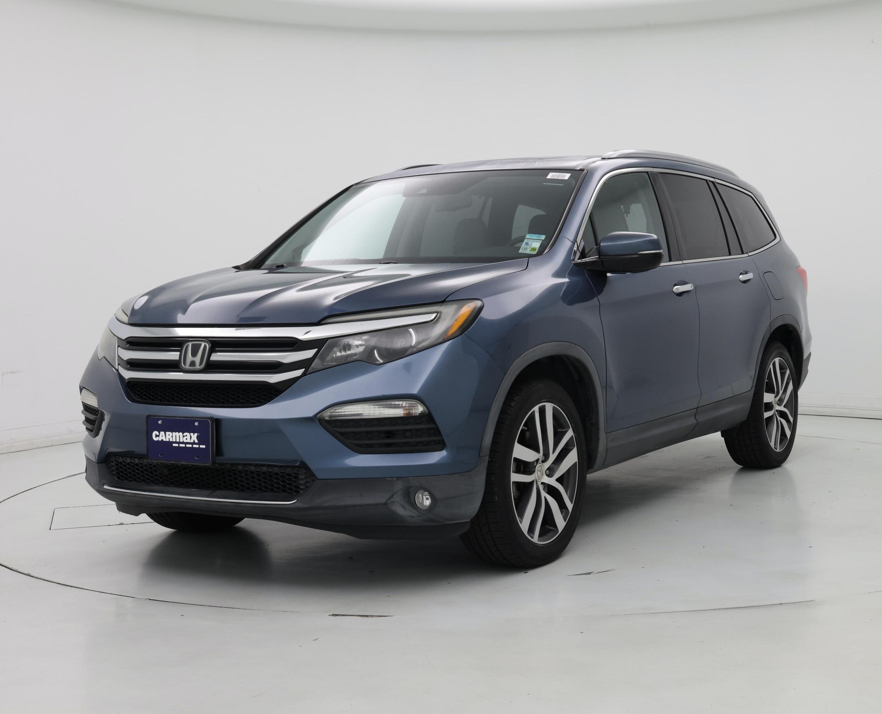 Thumbnail: 2017 Honda Pilot - 4