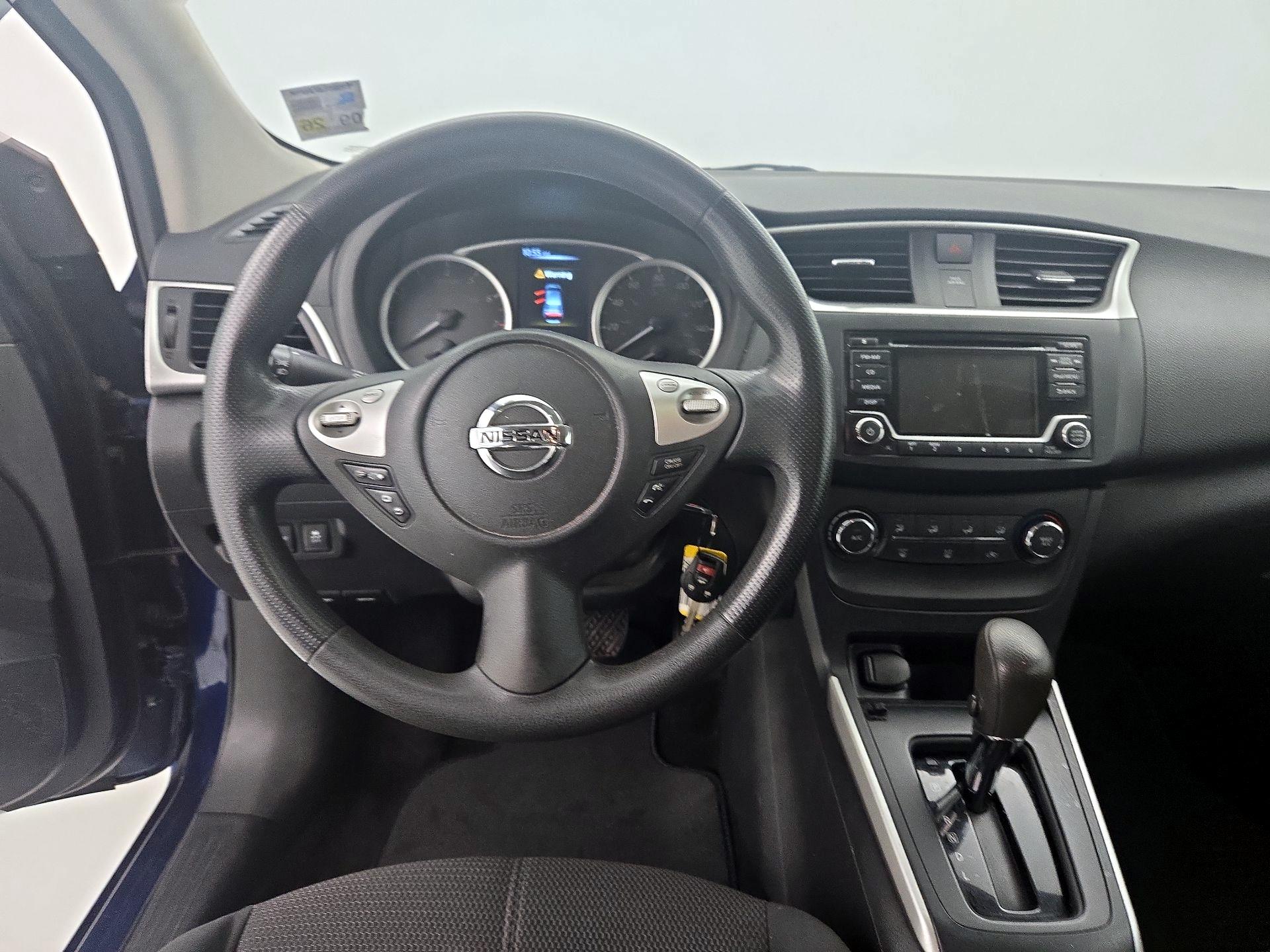 Thumbnail: 2018 Nissan Sentra - 10
