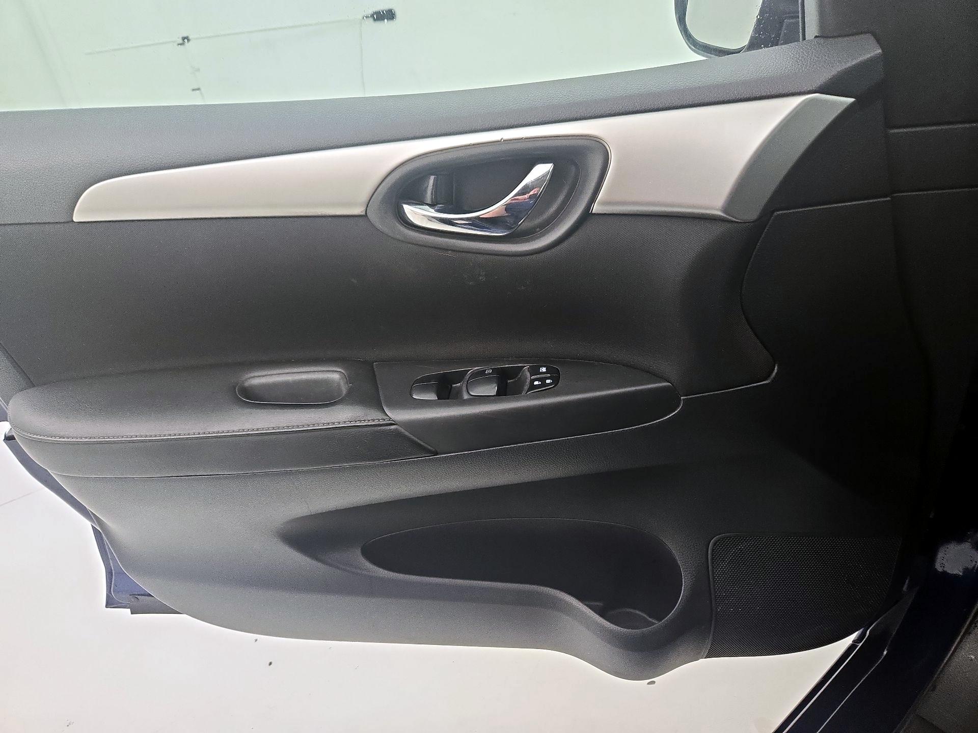 Thumbnail: 2018 Nissan Sentra - 12