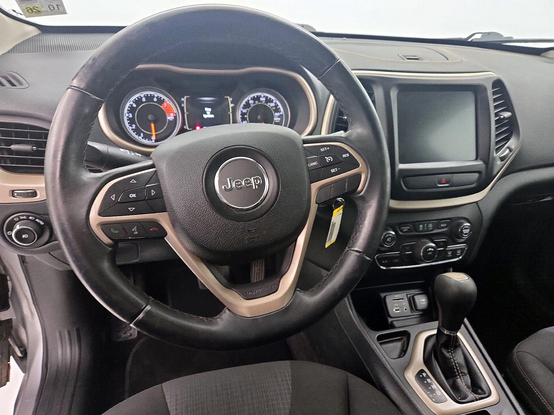 Thumbnail: 2016 Jeep Cherokee - 10