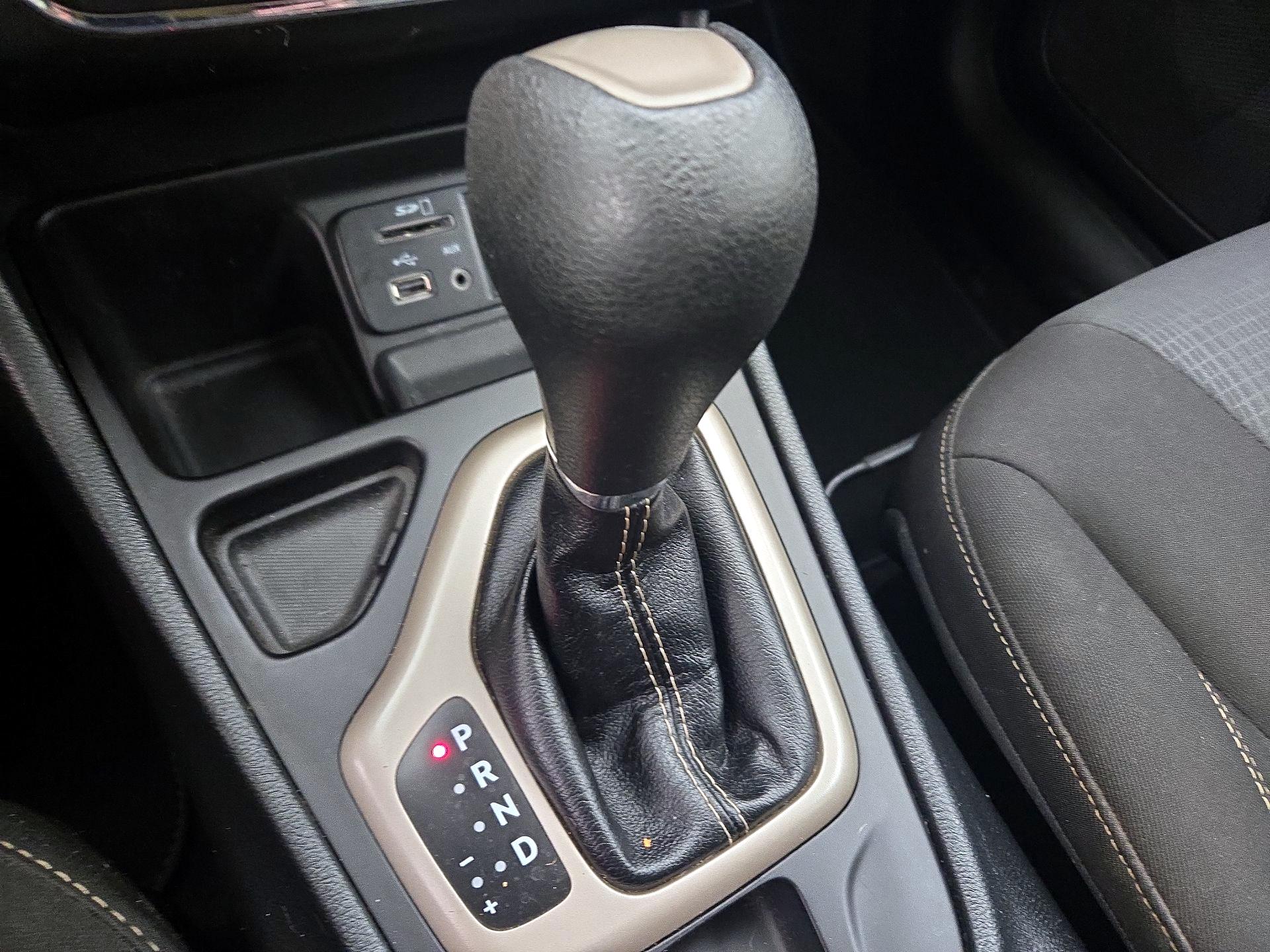 Thumbnail: 2016 Jeep Cherokee - 17