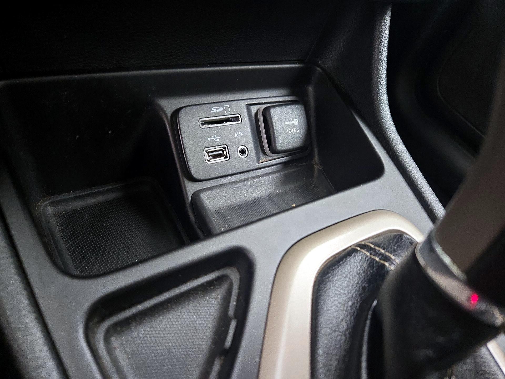 Thumbnail: 2016 Jeep Cherokee - 18