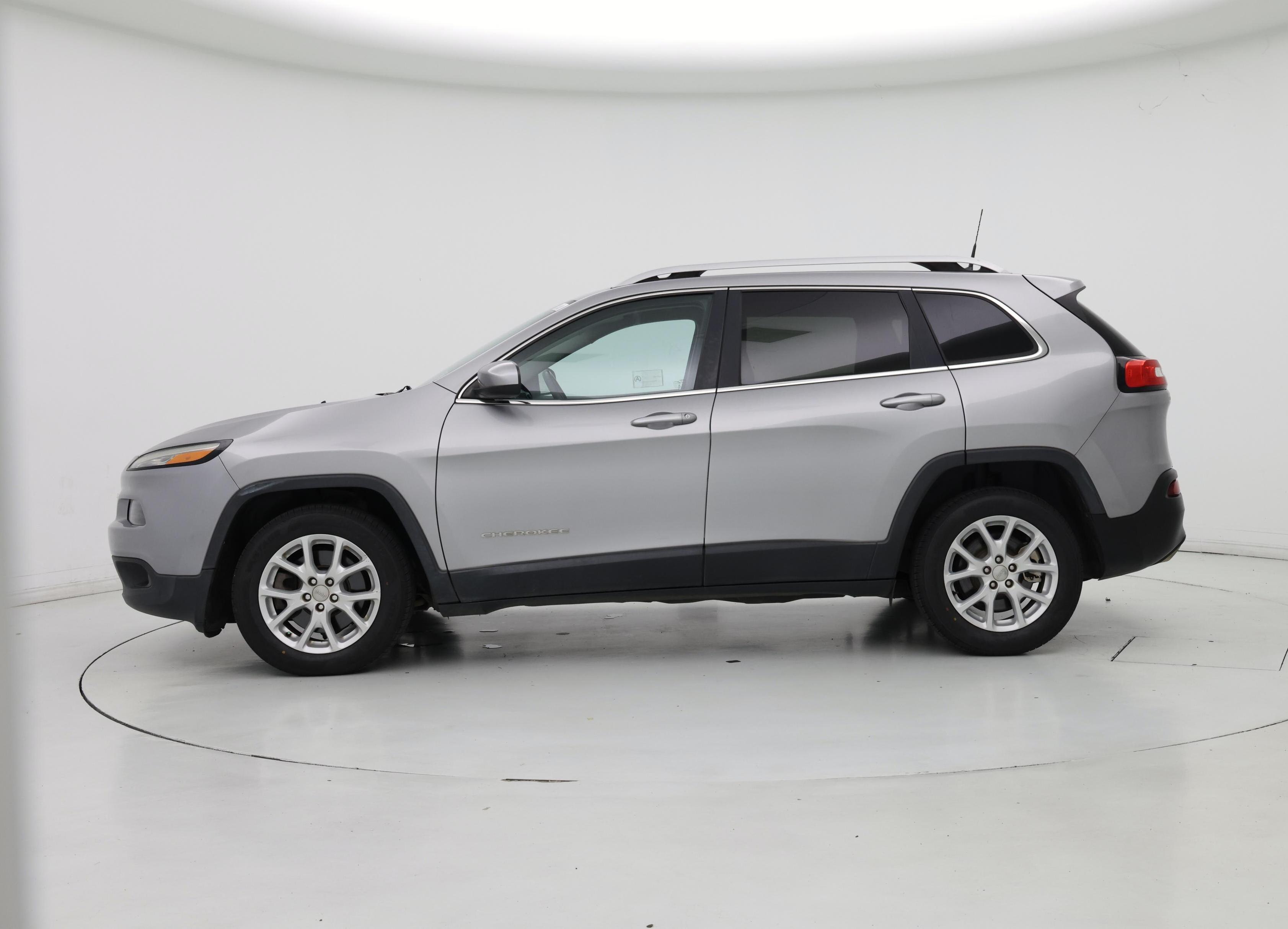 Thumbnail: 2016 Jeep Cherokee - 3