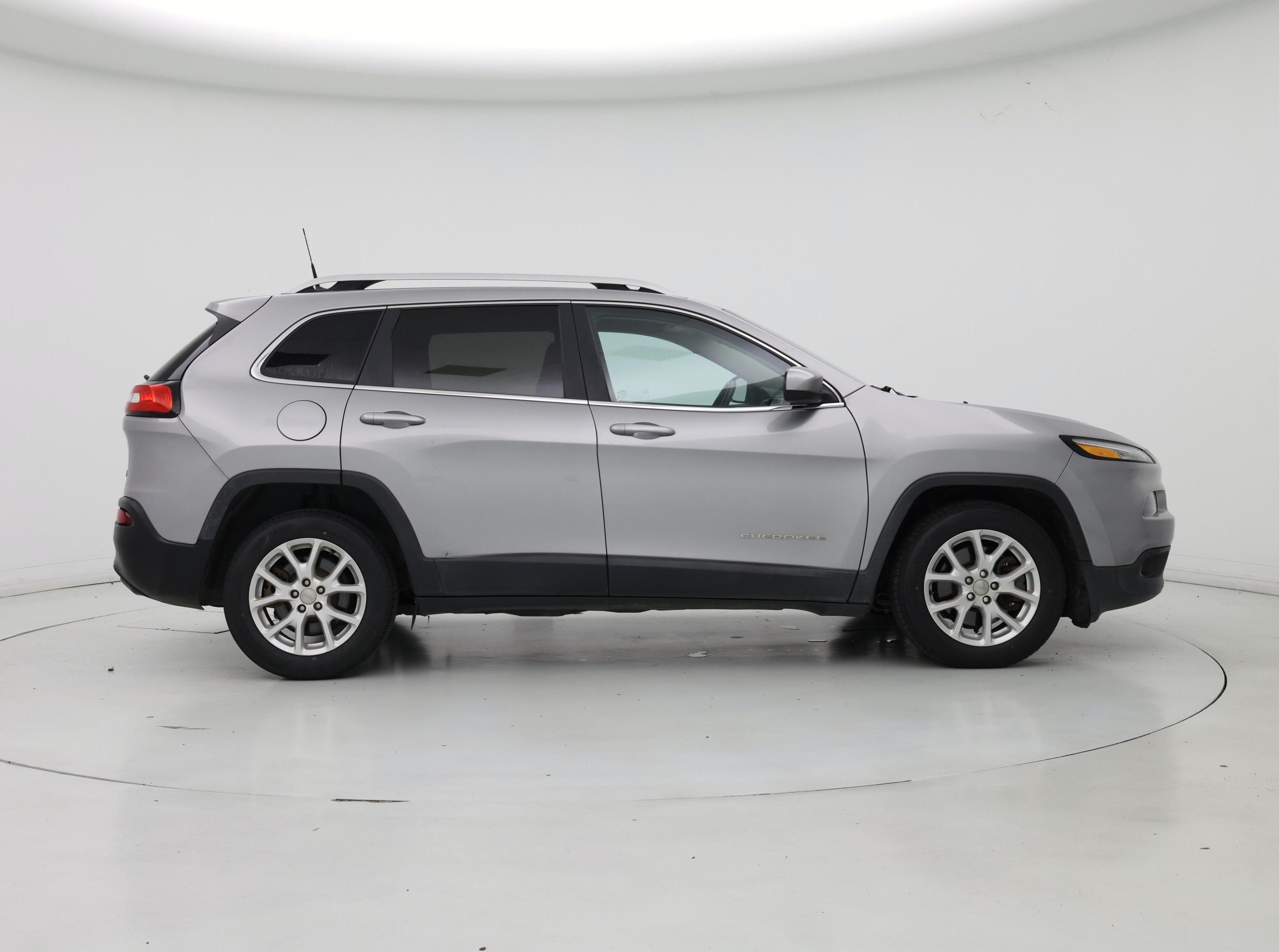 Thumbnail: 2016 Jeep Cherokee - 7