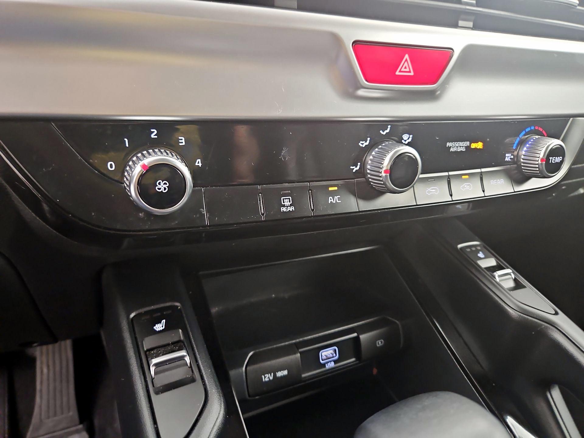 Thumbnail: 2020 Kia Telluride - 15