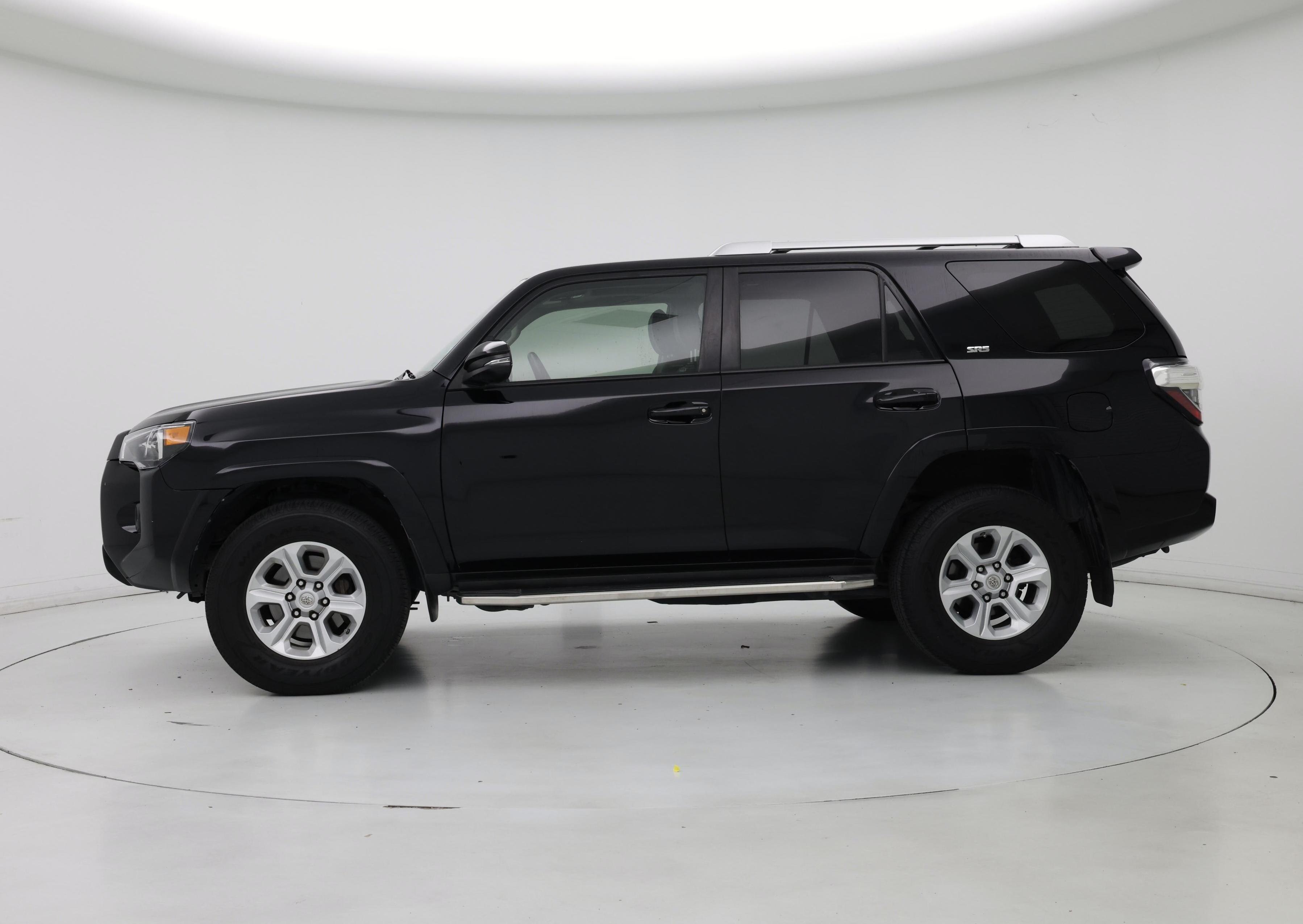 Thumbnail: 2016 Toyota 4Runner - 3