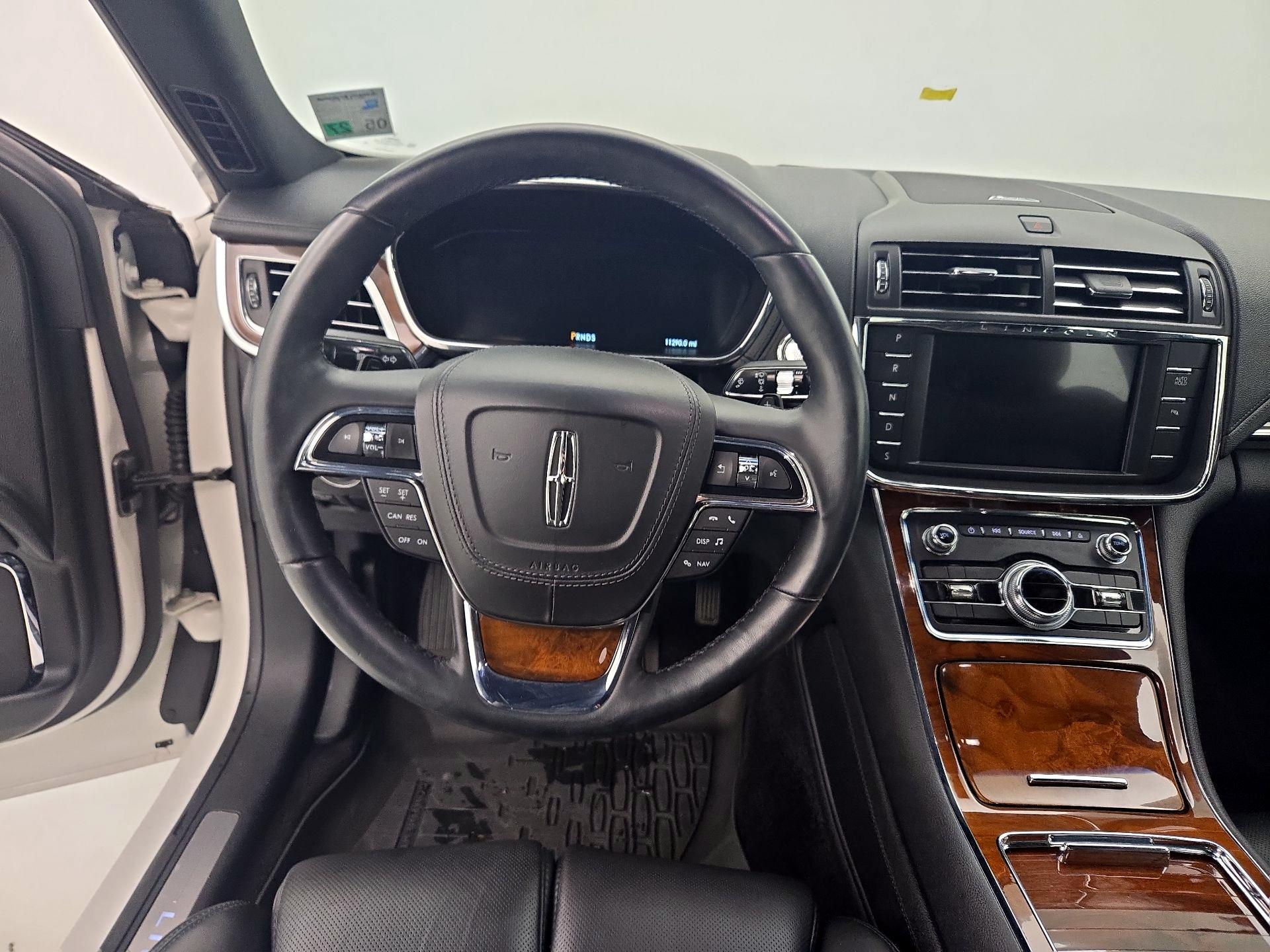 Thumbnail: 2017 Lincoln Continental - 10