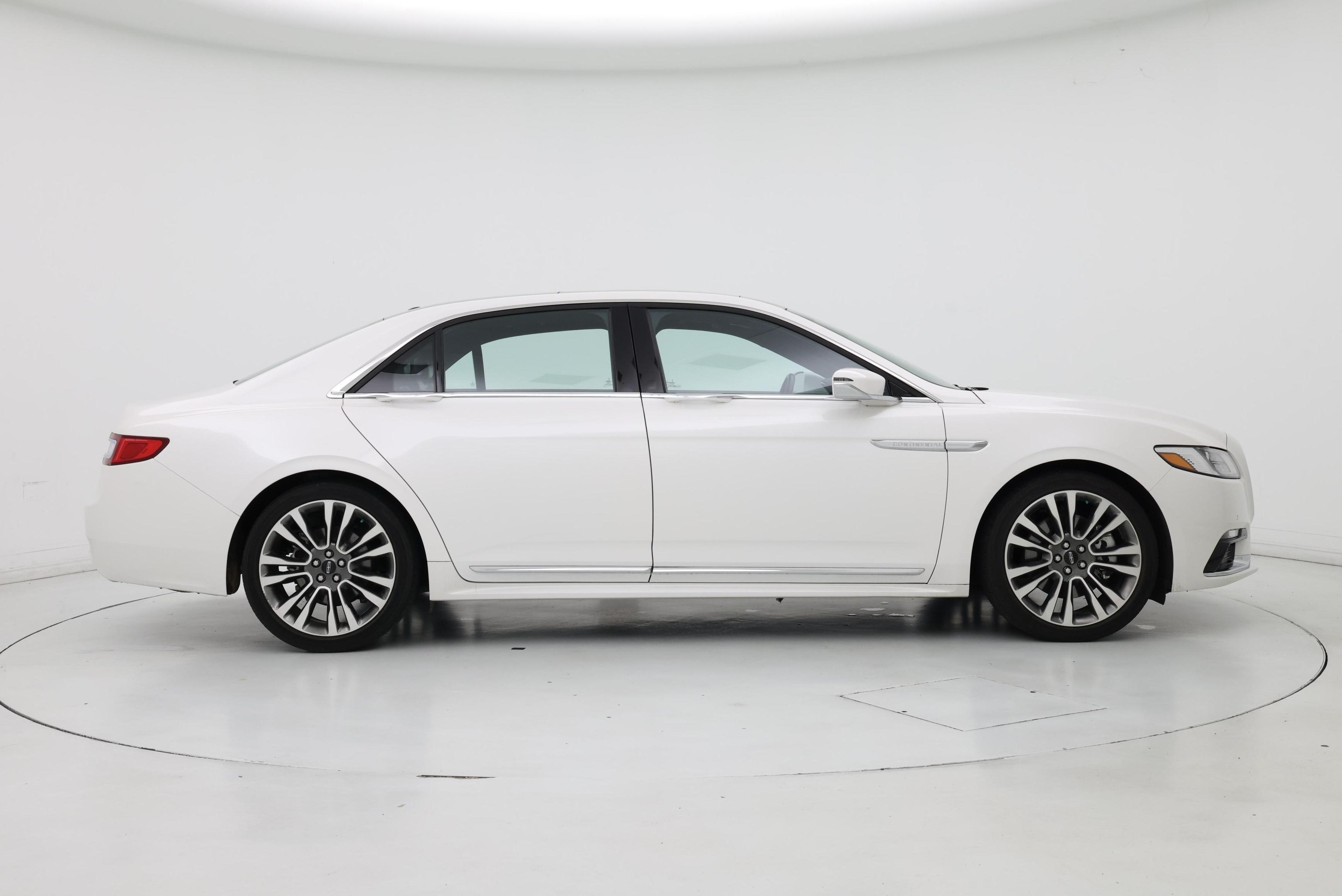 Thumbnail: 2017 Lincoln Continental - 7
