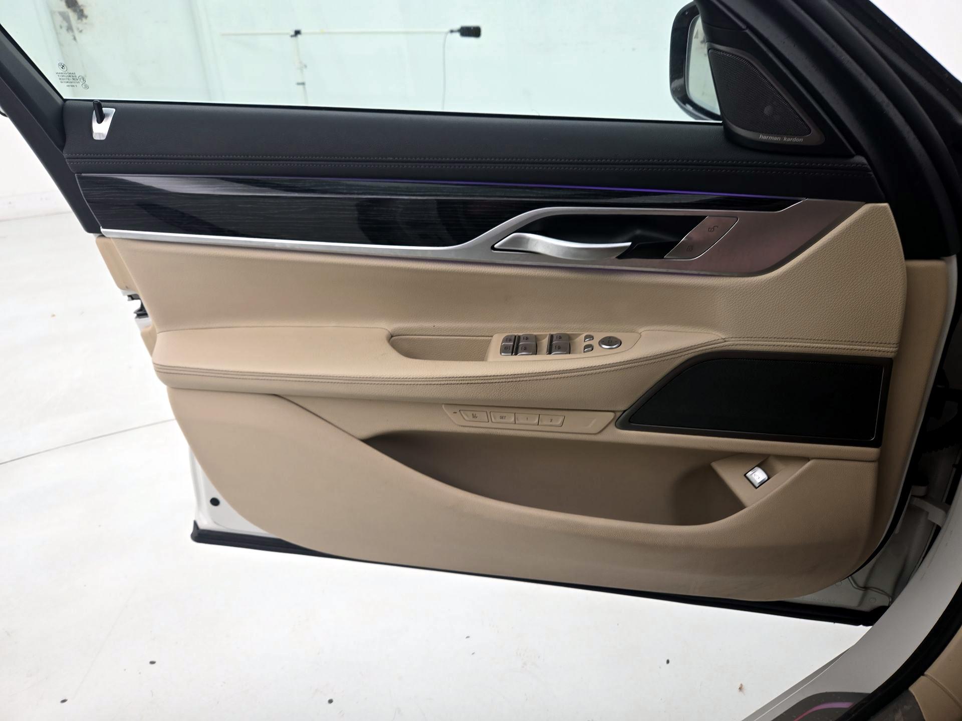Thumbnail: 2022 BMW 7 Series - 12