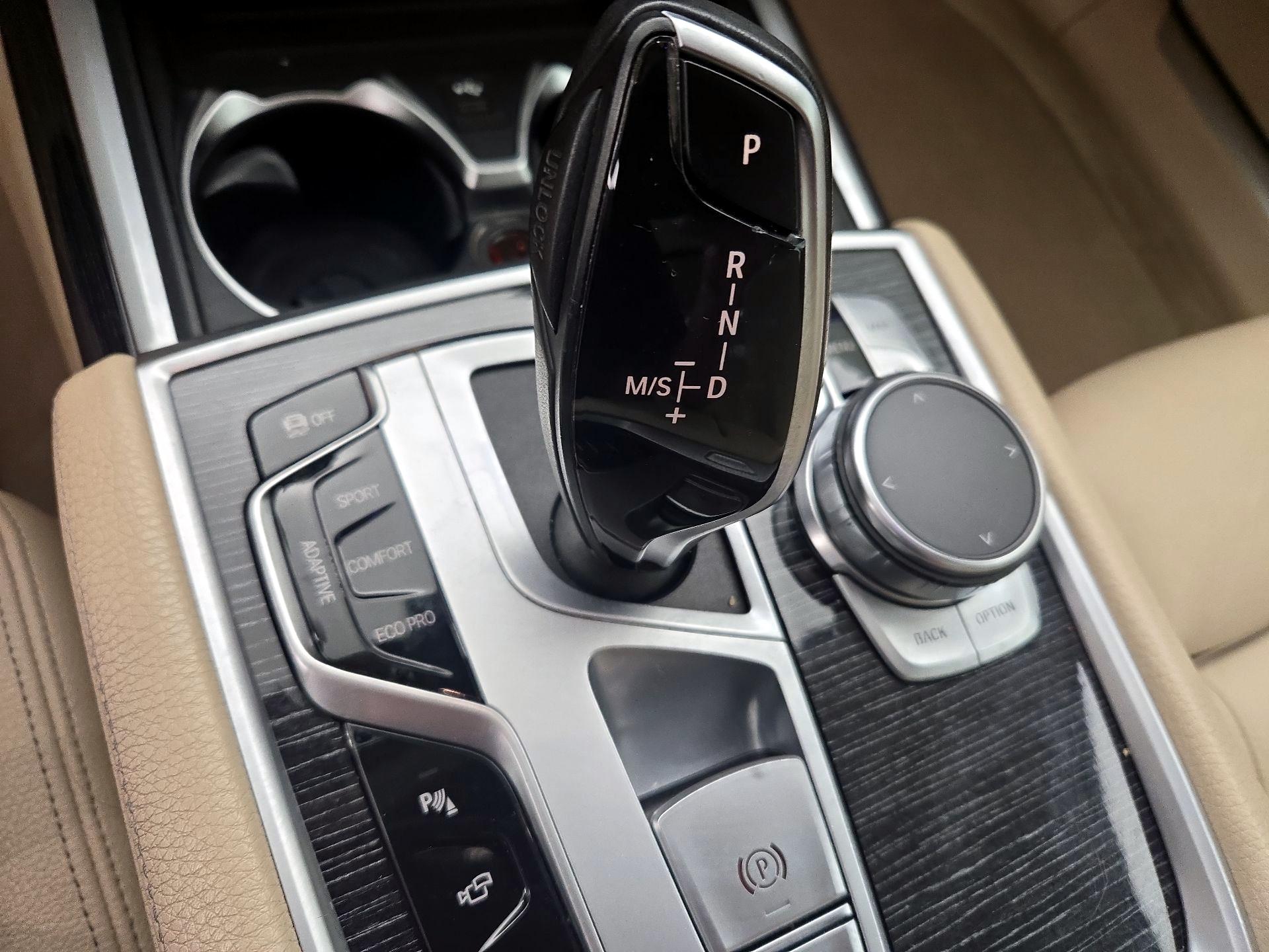 Thumbnail: 2022 BMW 7 Series - 18