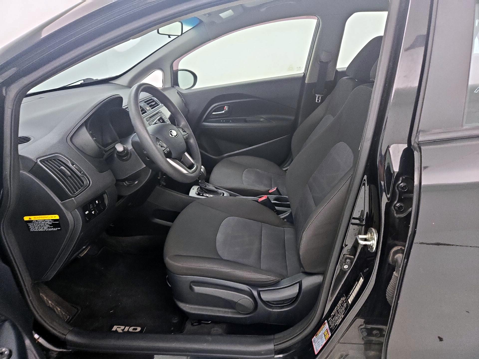 Thumbnail: 2017 Kia Rio - 11