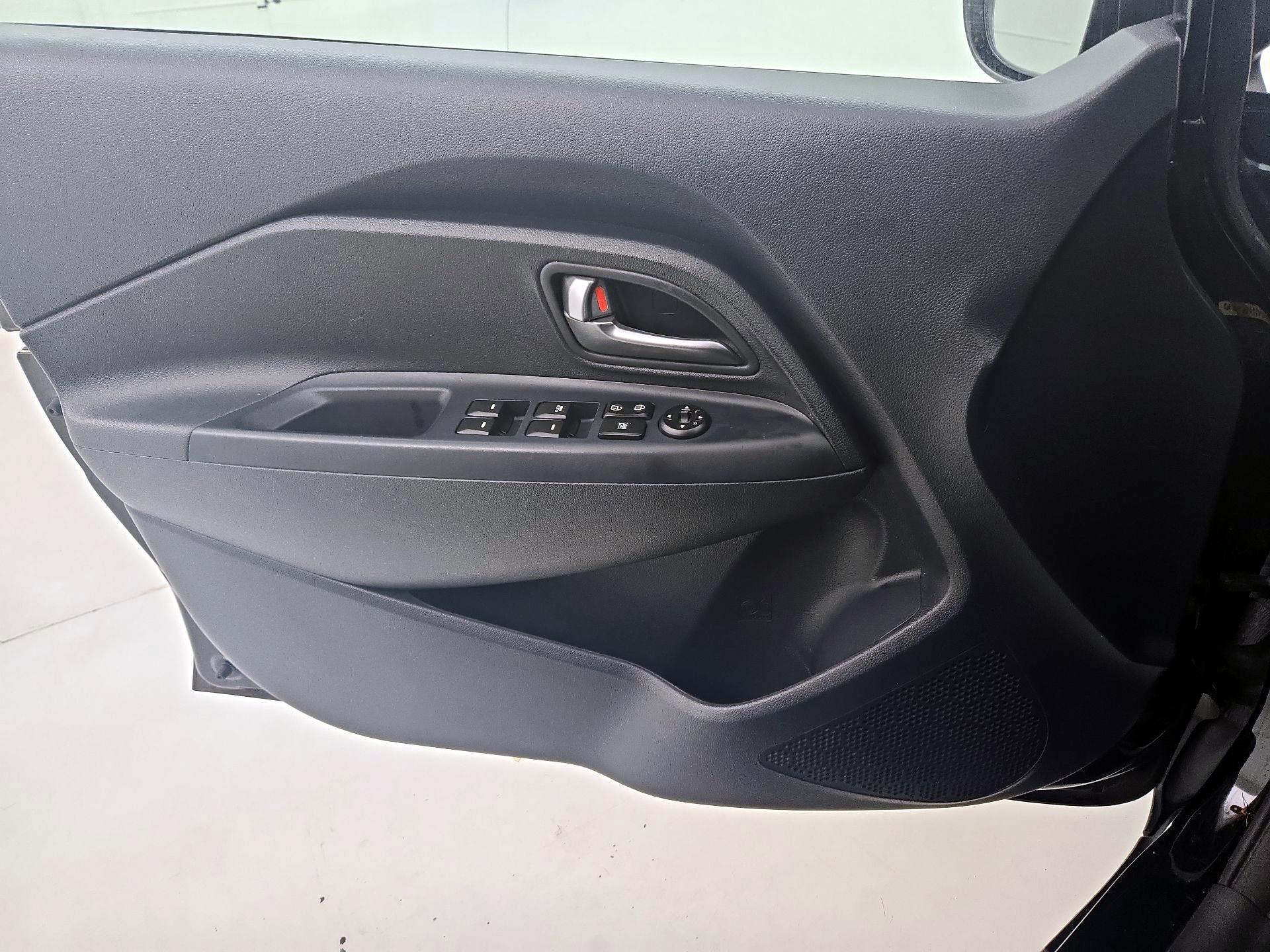 Thumbnail: 2017 Kia Rio - 12