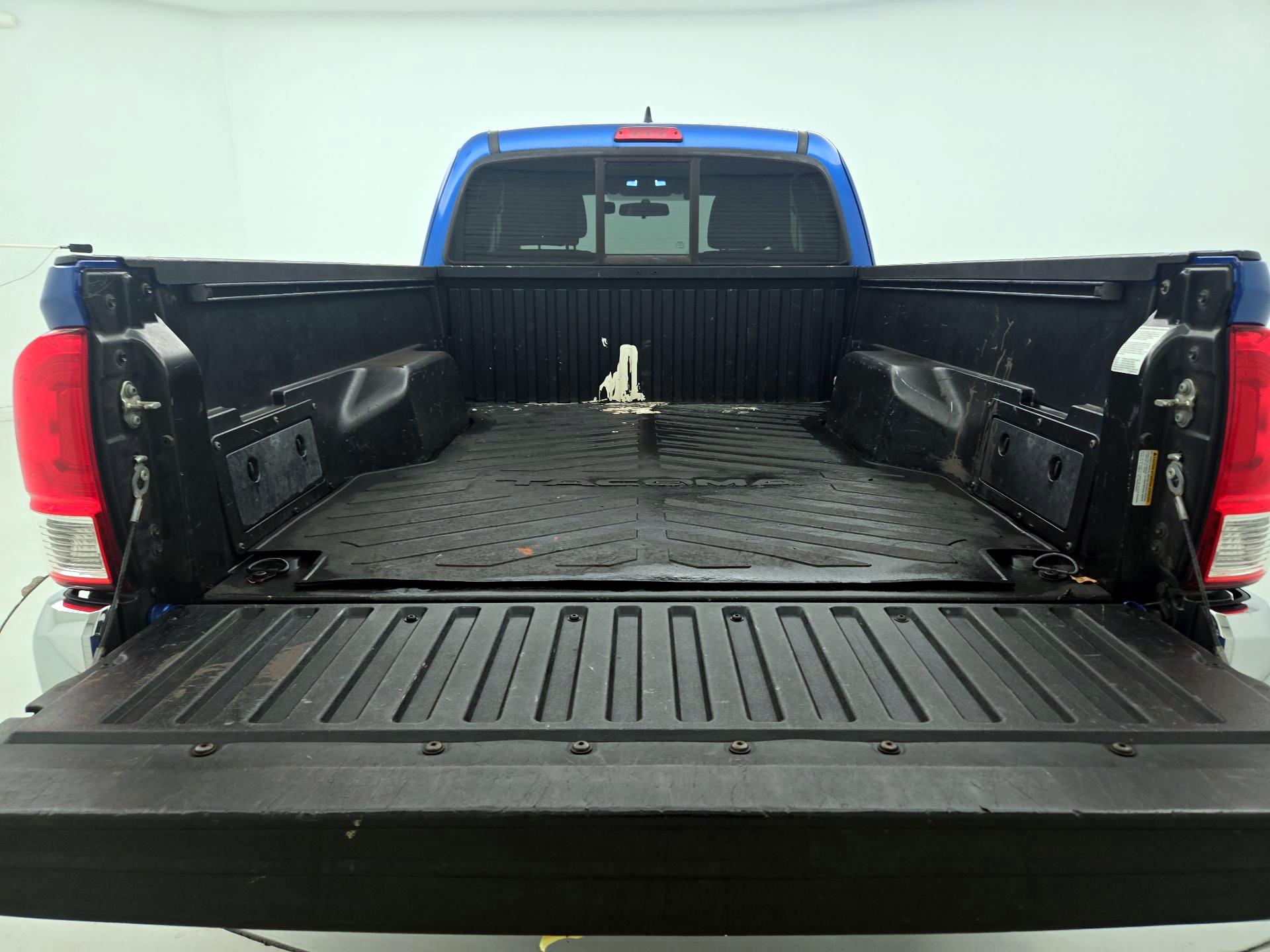 Thumbnail: 2016 Toyota Tacoma - 19