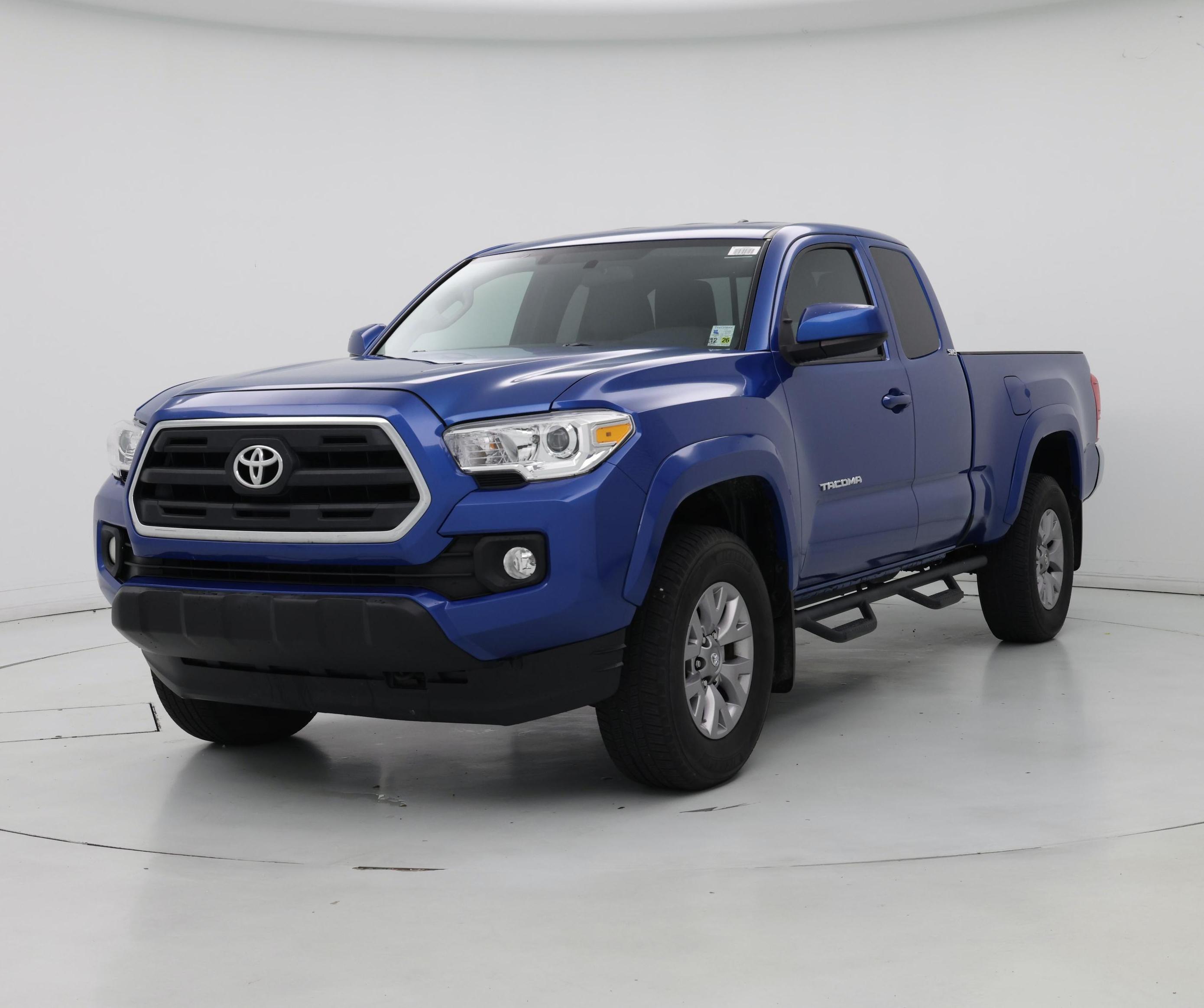Thumbnail: 2016 Toyota Tacoma - 4