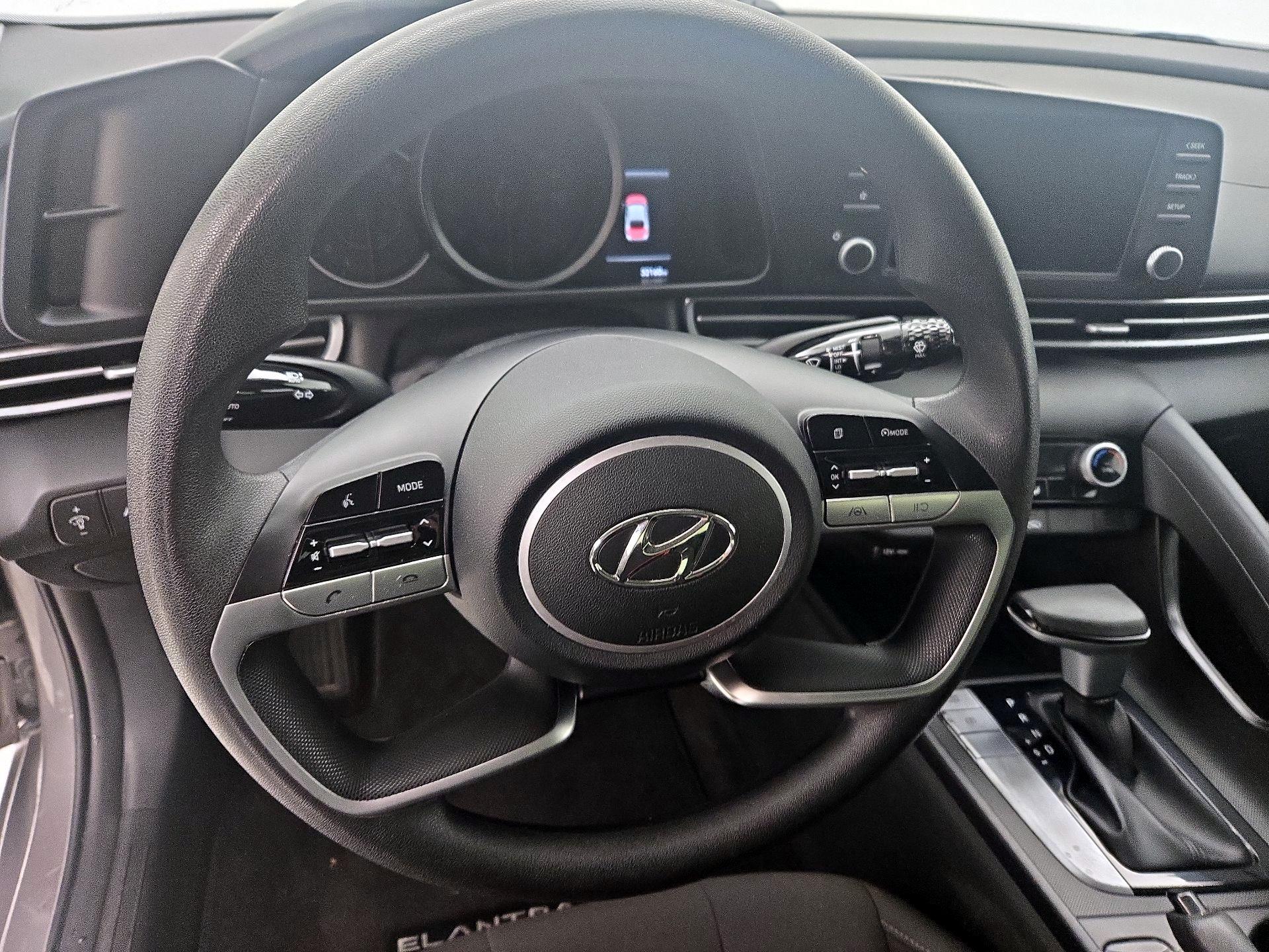 Thumbnail: 2023 Hyundai Elantra - 10