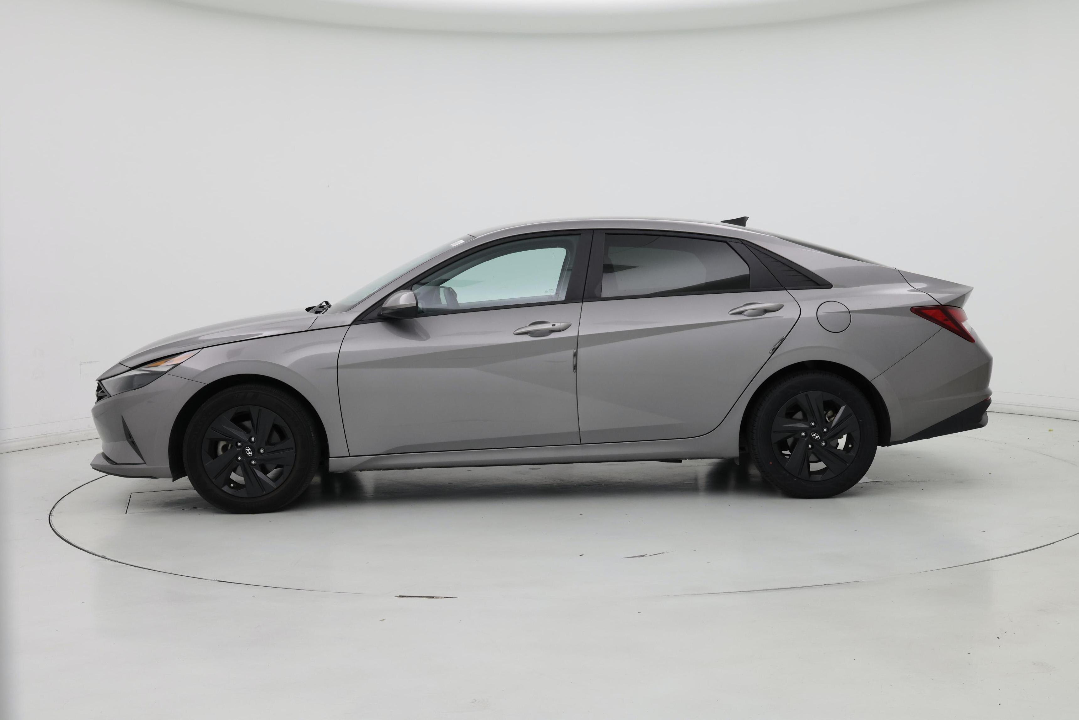 Thumbnail: 2023 Hyundai Elantra - 3