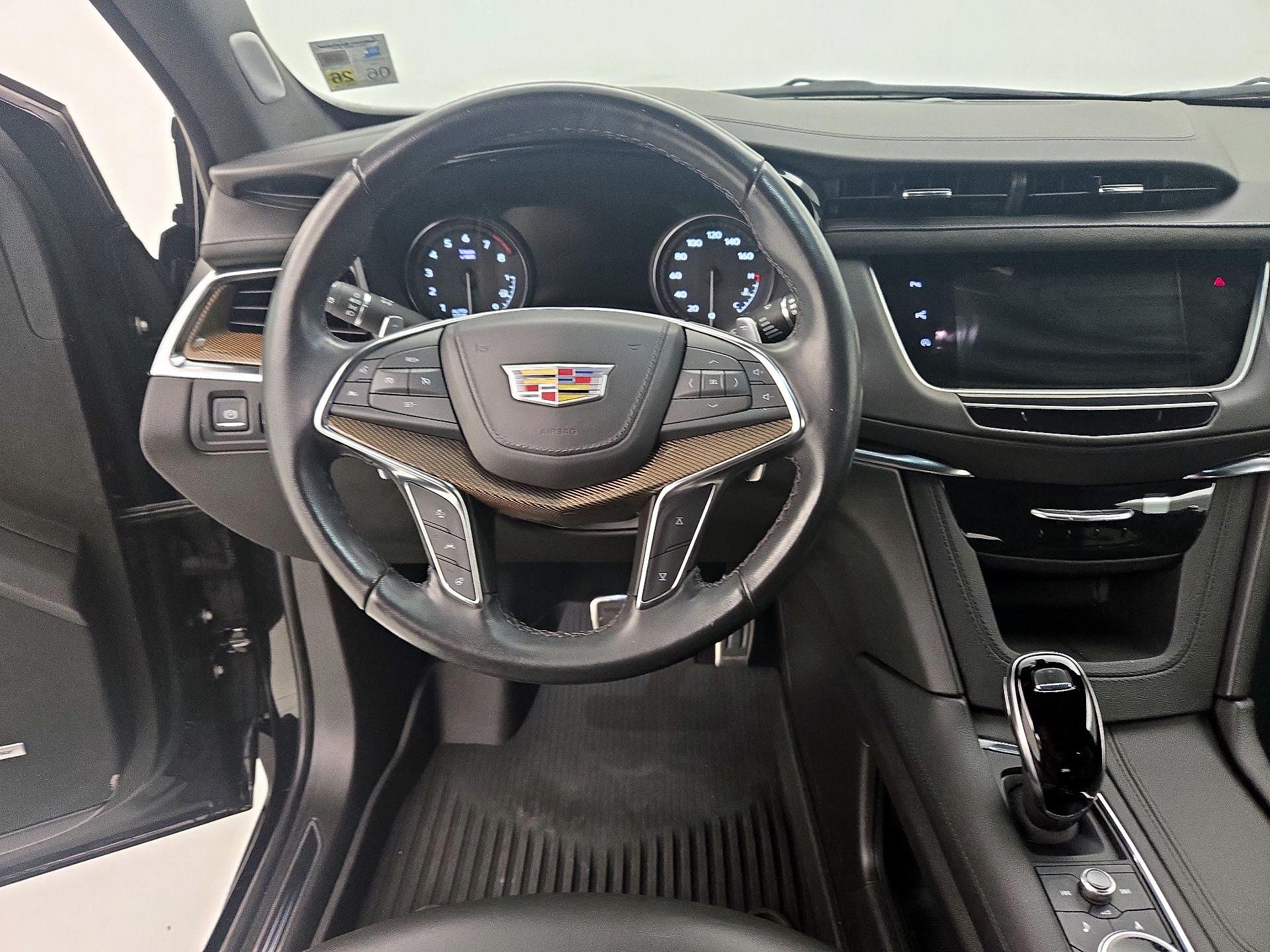 Thumbnail: 2023 Cadillac XT5 - 10