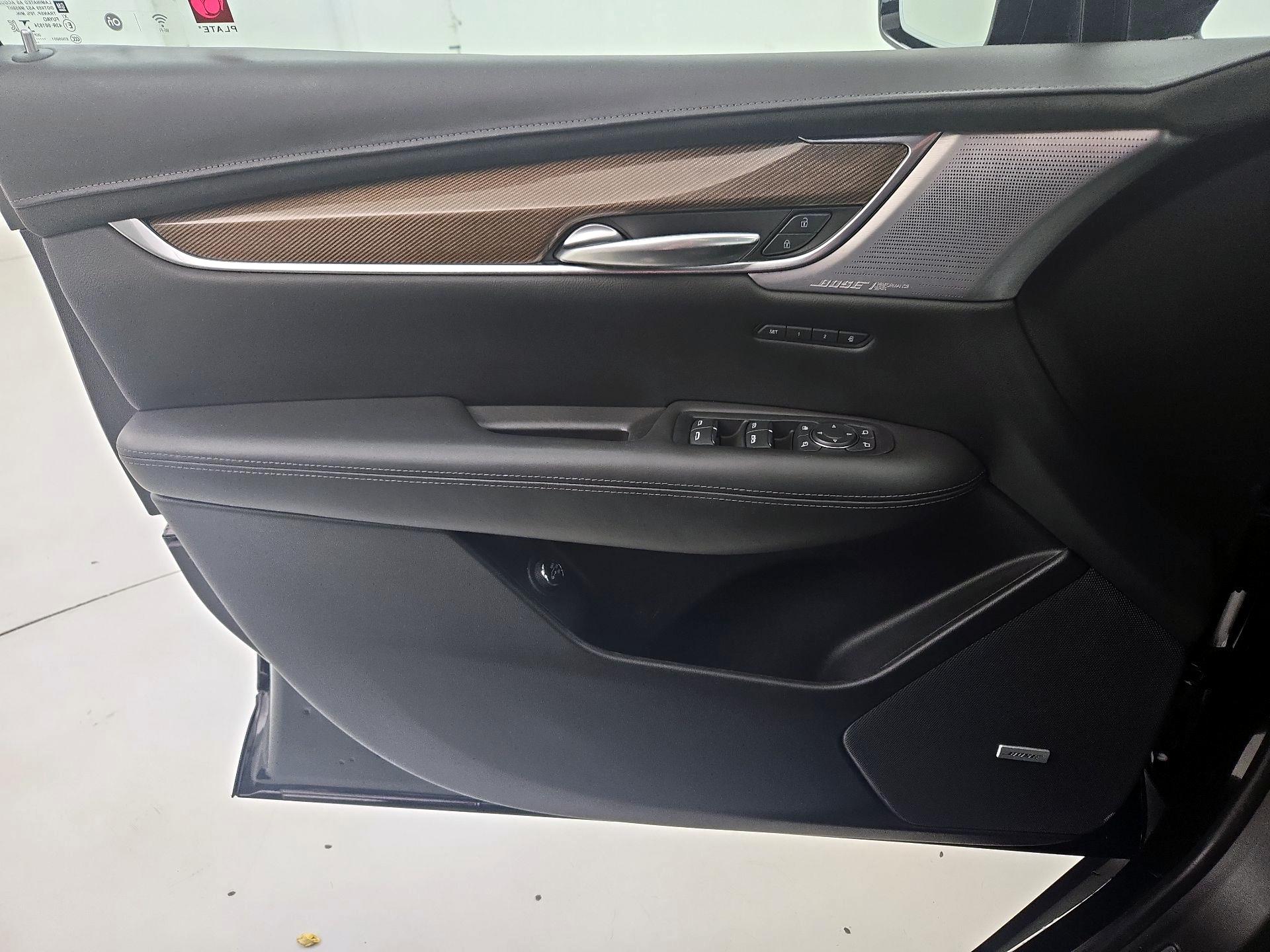 Thumbnail: 2023 Cadillac XT5 - 12