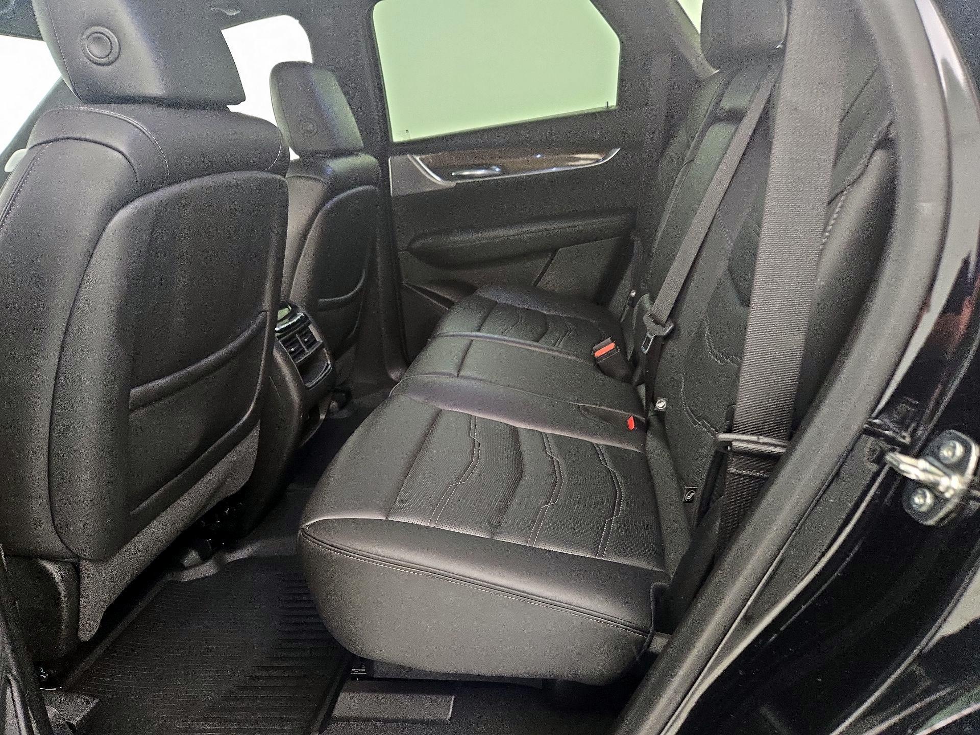 Thumbnail: 2023 Cadillac XT5 - 20