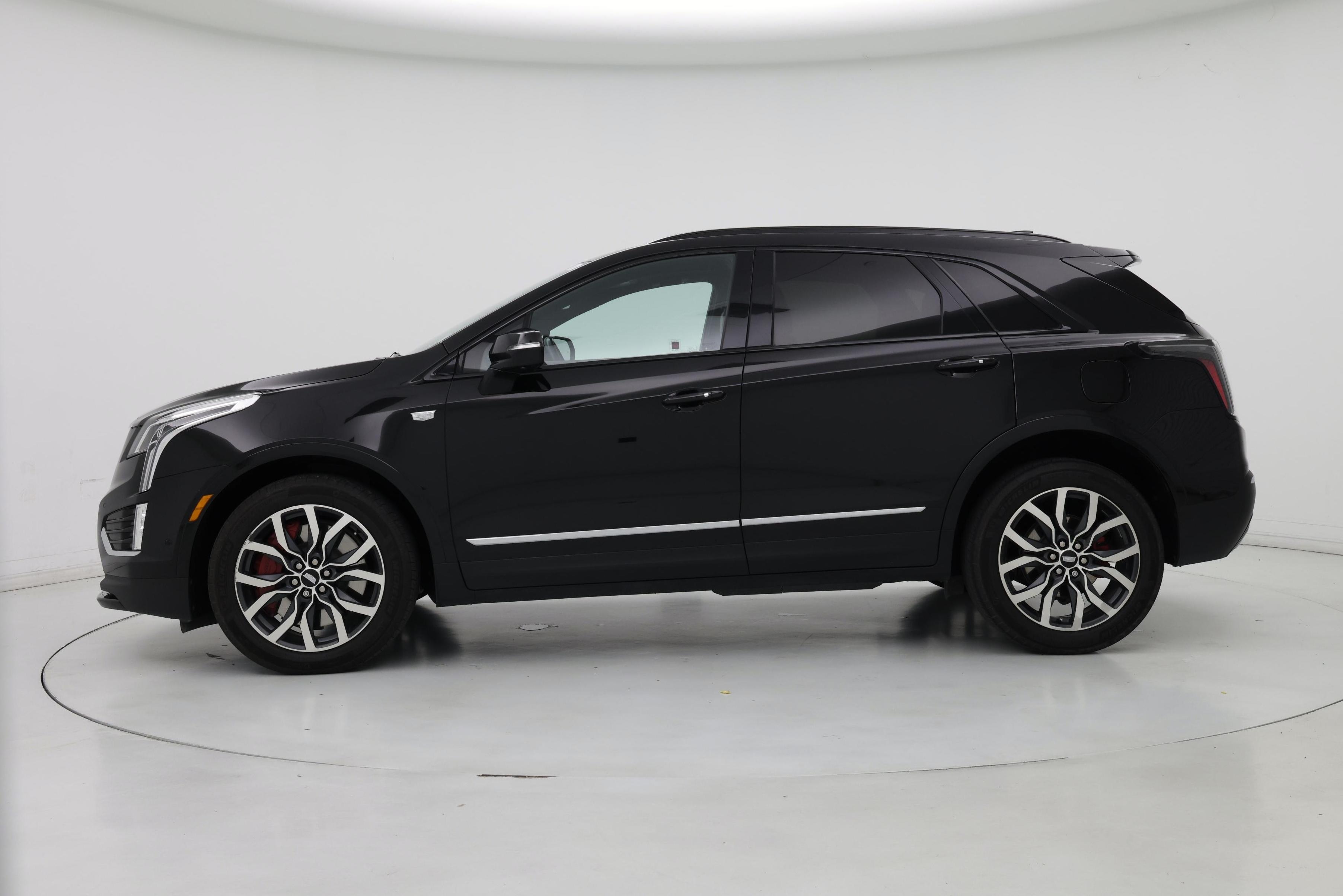 Thumbnail: 2023 Cadillac XT5 - 3