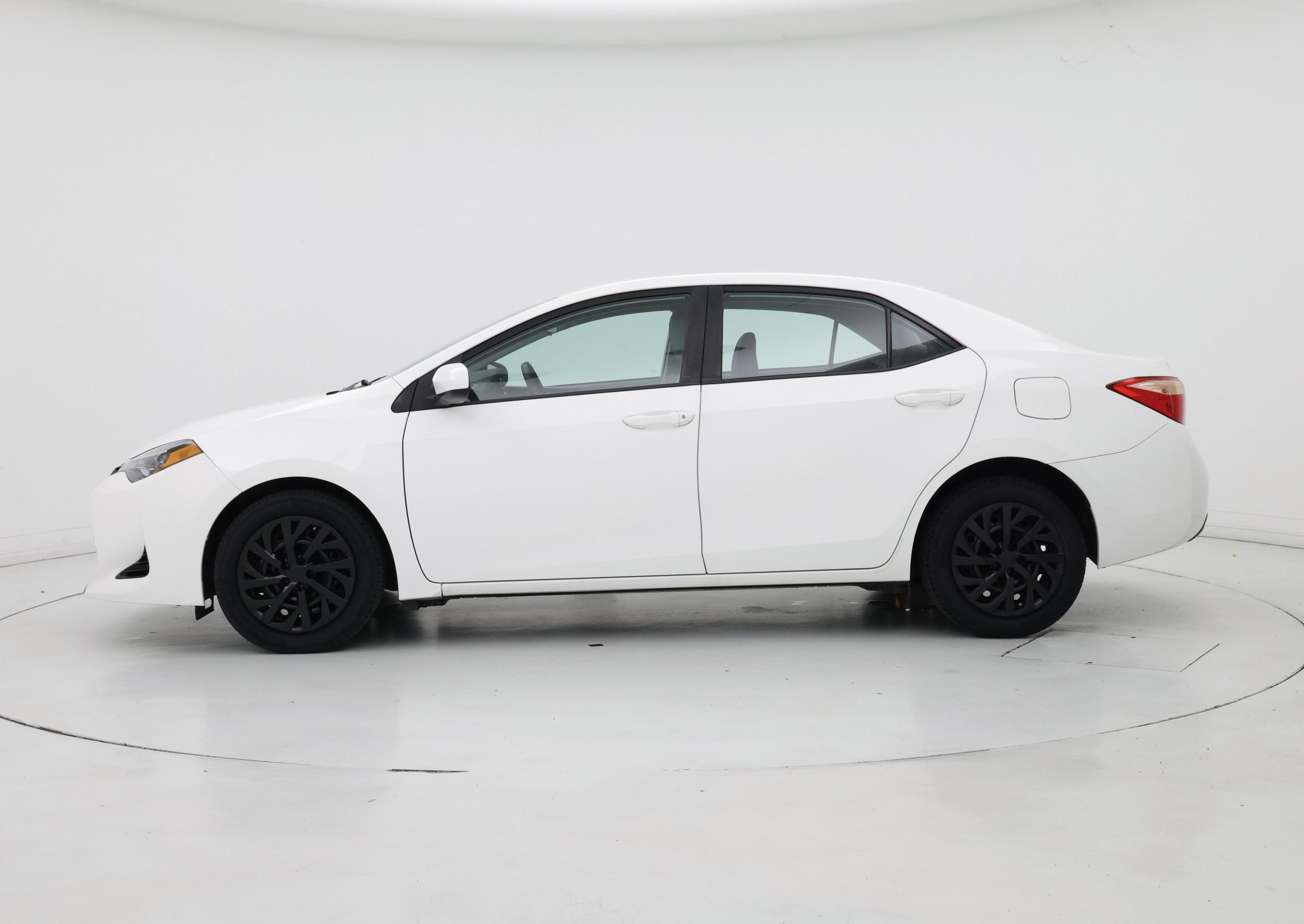 Thumbnail: 2017 Toyota Corolla - 3
