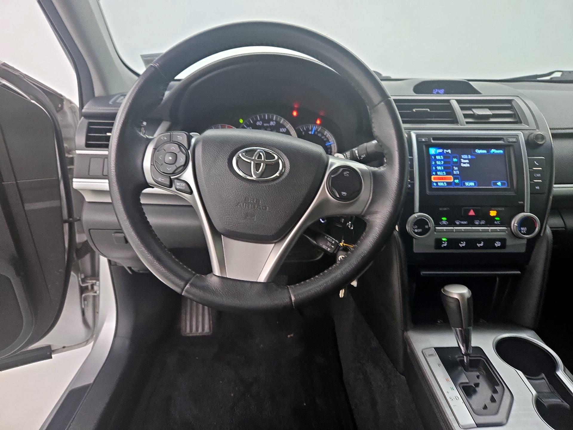 Thumbnail: 2014 Toyota Camry - 10